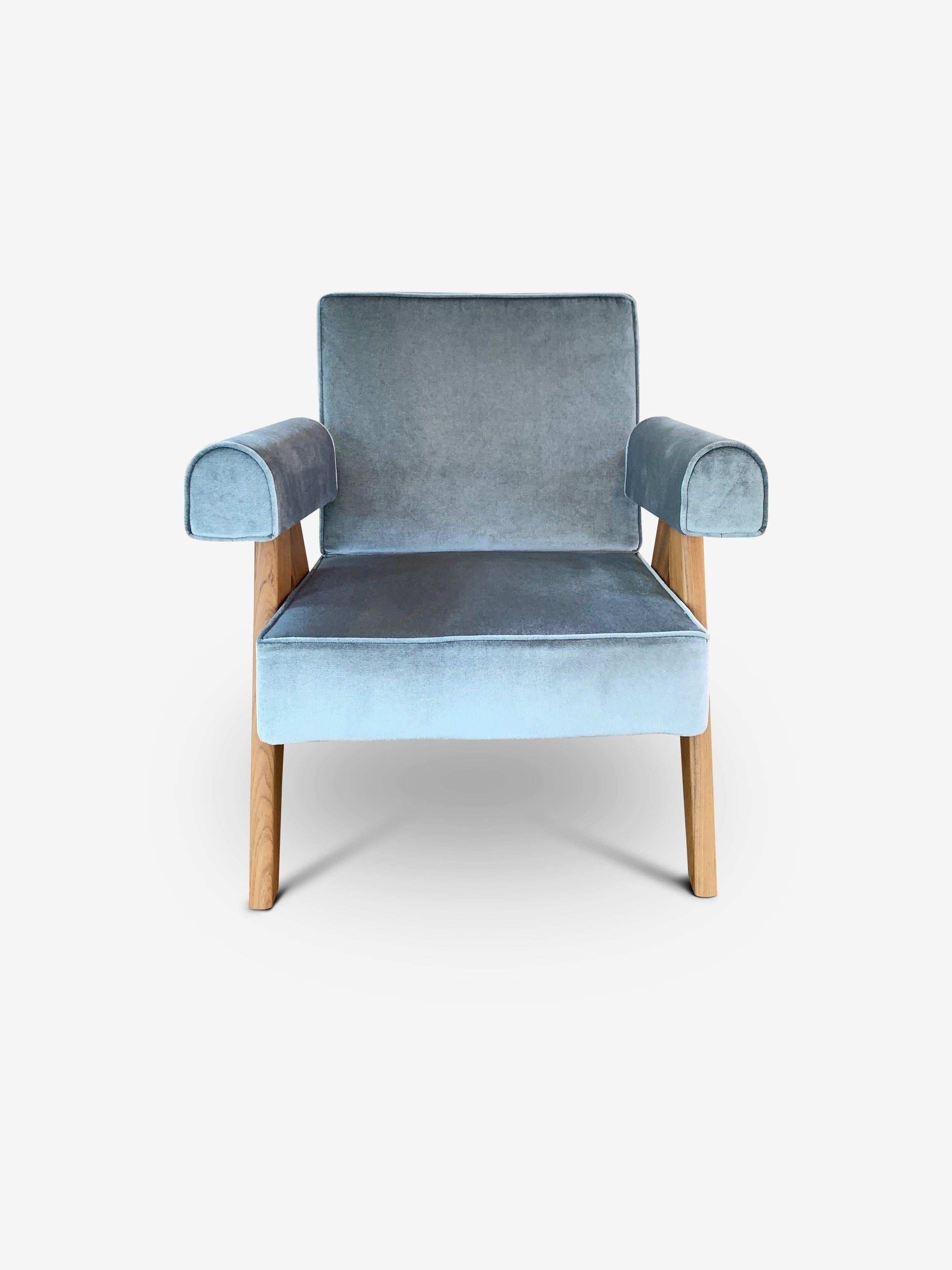 XXIe siècle et contemporain Pierre Jeanneret 053 Fauteuil Capitol Complex en teck avec Carta di Zucchero en vente
