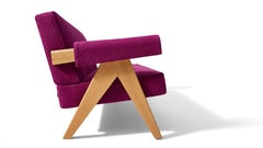 Pierre Jeanneret 053 Divano Capitol Complex Oak e Purple Uphosltery di Cassina