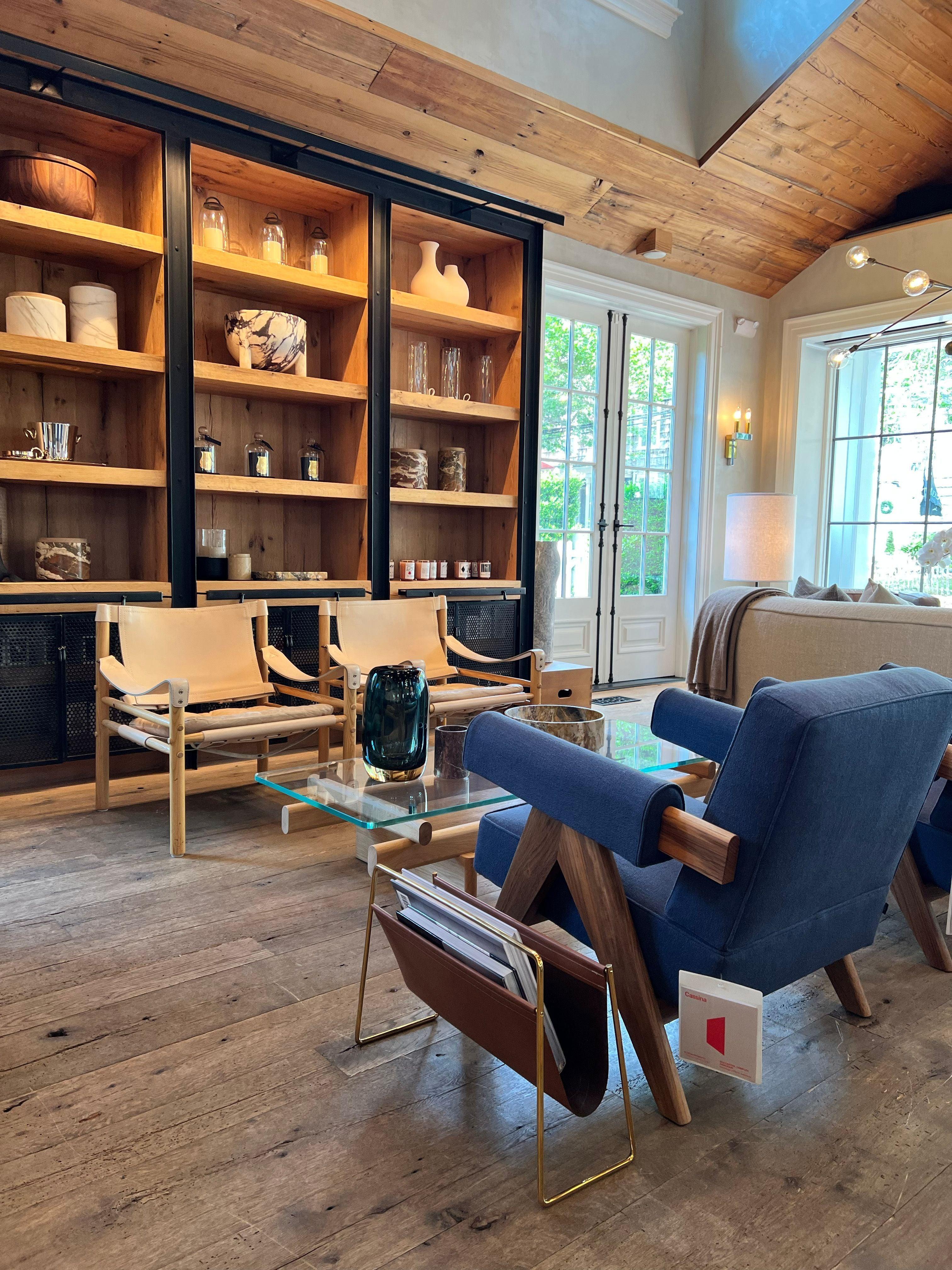 XXIe siècle et contemporain Fauteuil Capitol Complex 053 en teck avec tissu bleu Pierre Jeanneret en vente