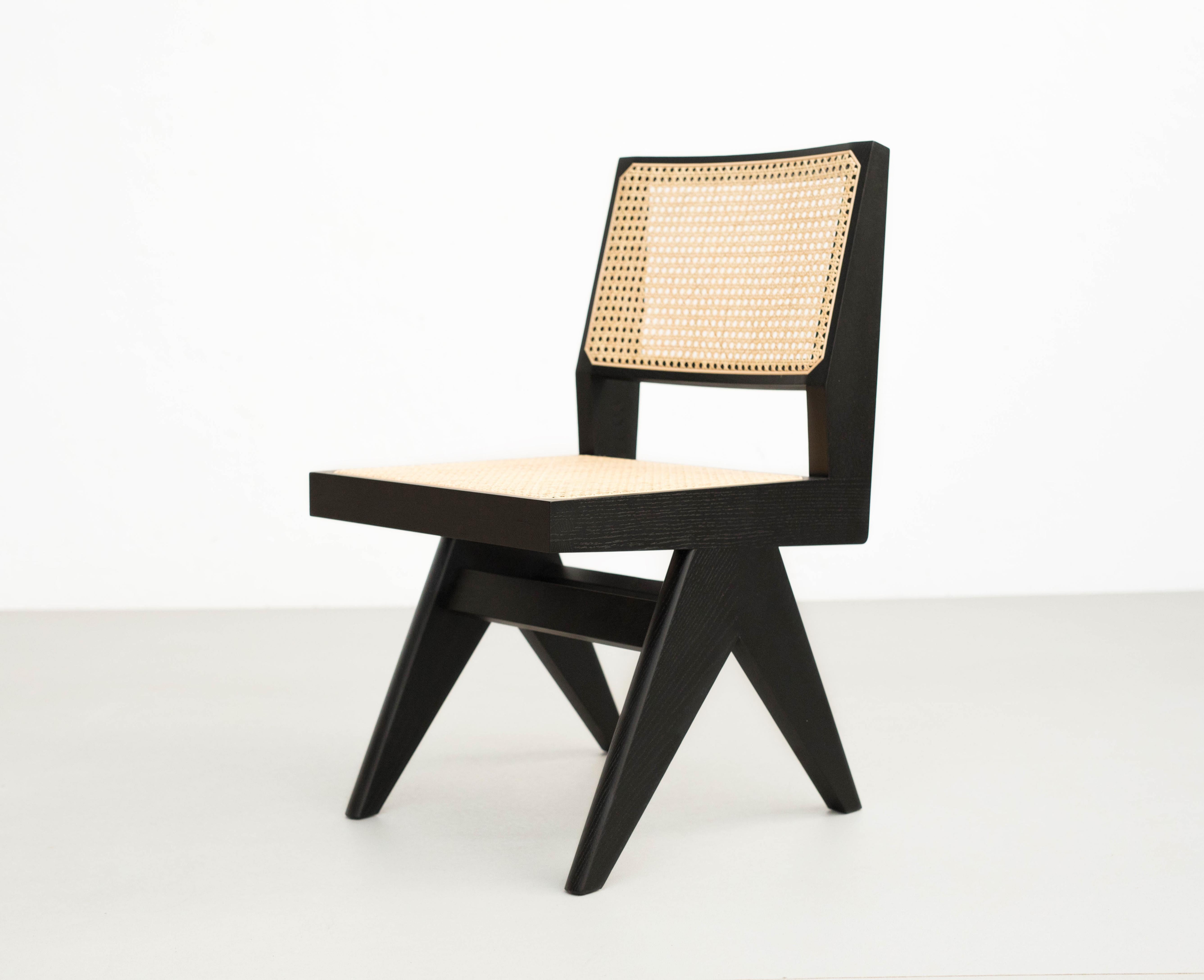 Capitol Complex Stuhl von Pierre Jeanneret 055 von Cassina (Moderne der Mitte des Jahrhunderts) im Angebot