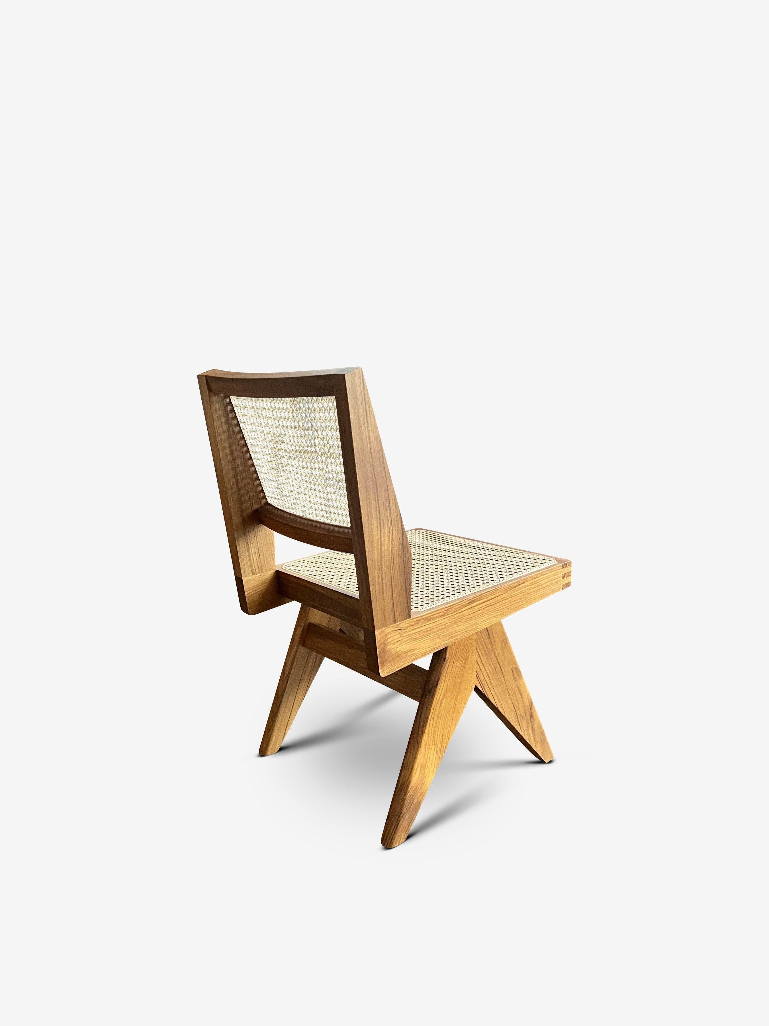Pierre Jeanneret 055 Capitol Complex Chair by Cassina (21. Jahrhundert und zeitgenössisch) im Angebot
