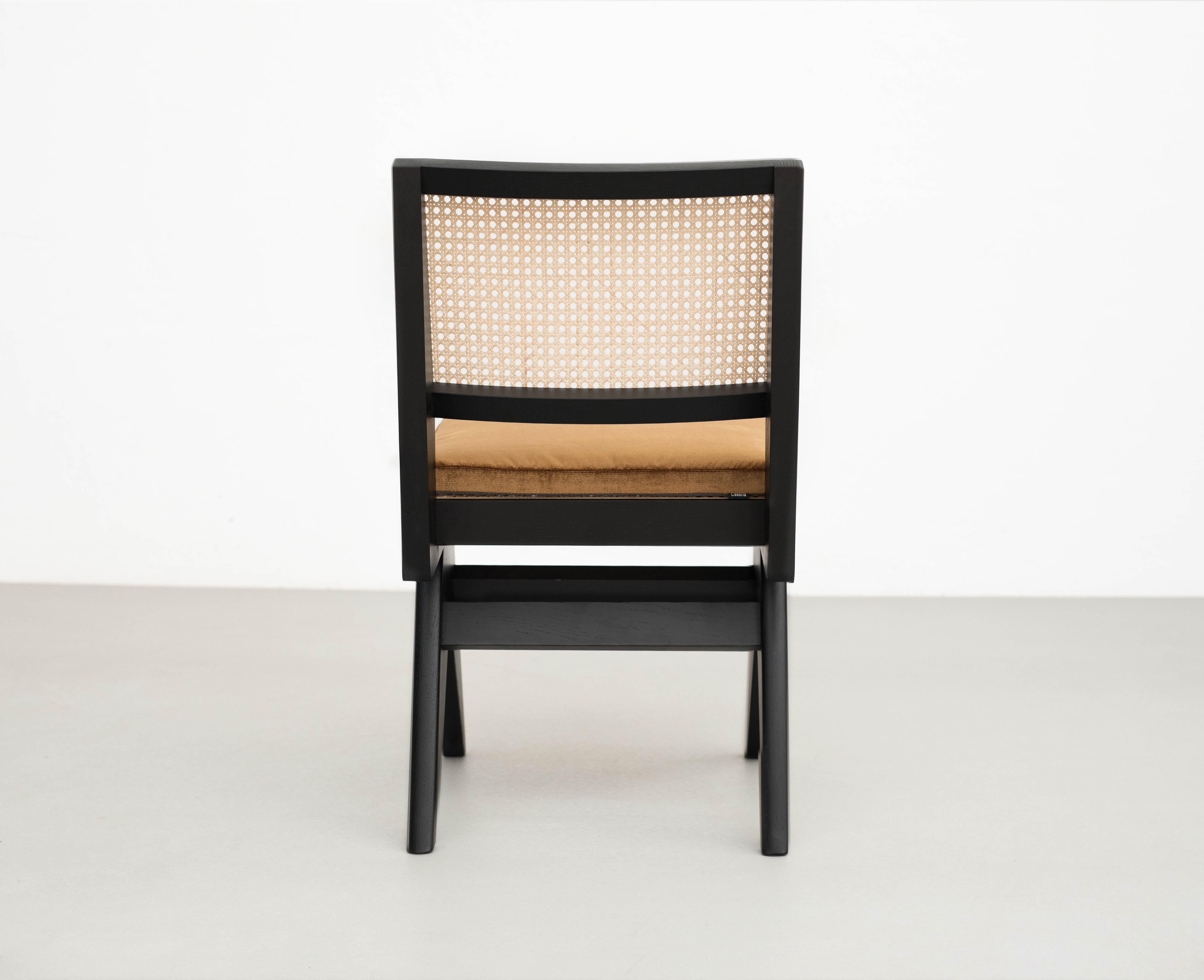 Pierre Jeanneret 055 Capitol Complex Chair with Cushion by Cassina In New Condition For Sale In Barcelona, Barcelona