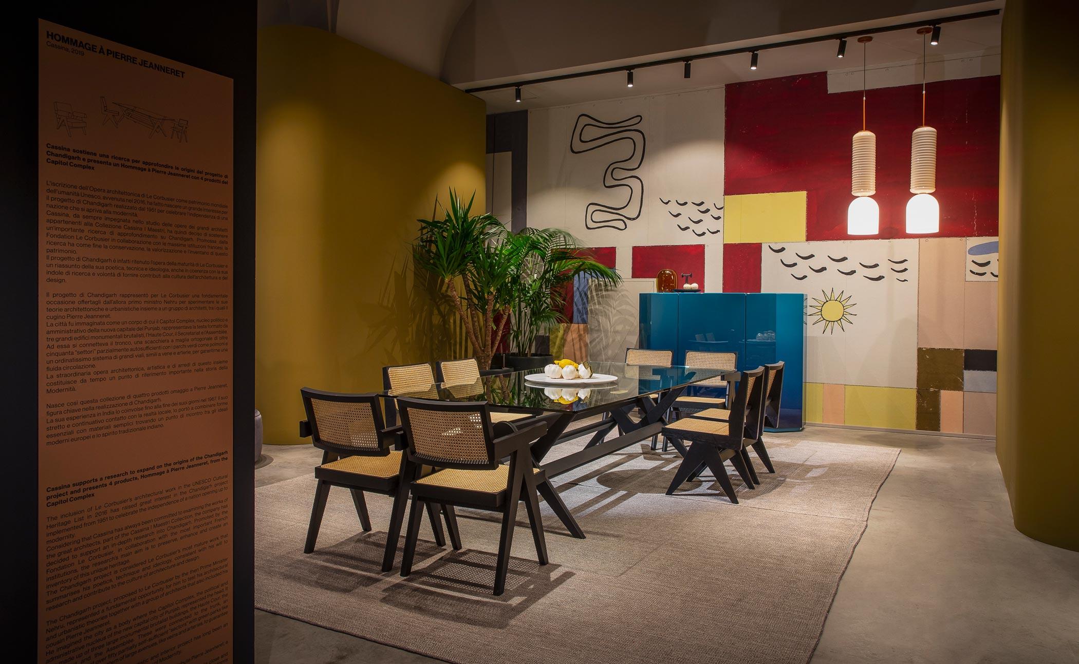 Ensemble de salle à manger conçu par Pierre Jeanneret vers 1950, relancé en 2019.
Fabriqué par Cassina en Italie.

Ensemble composé de 1 table à manger, 4 chaises Capitol complex et 4 chaises de bureau Capitol complex

L'inscription sur la