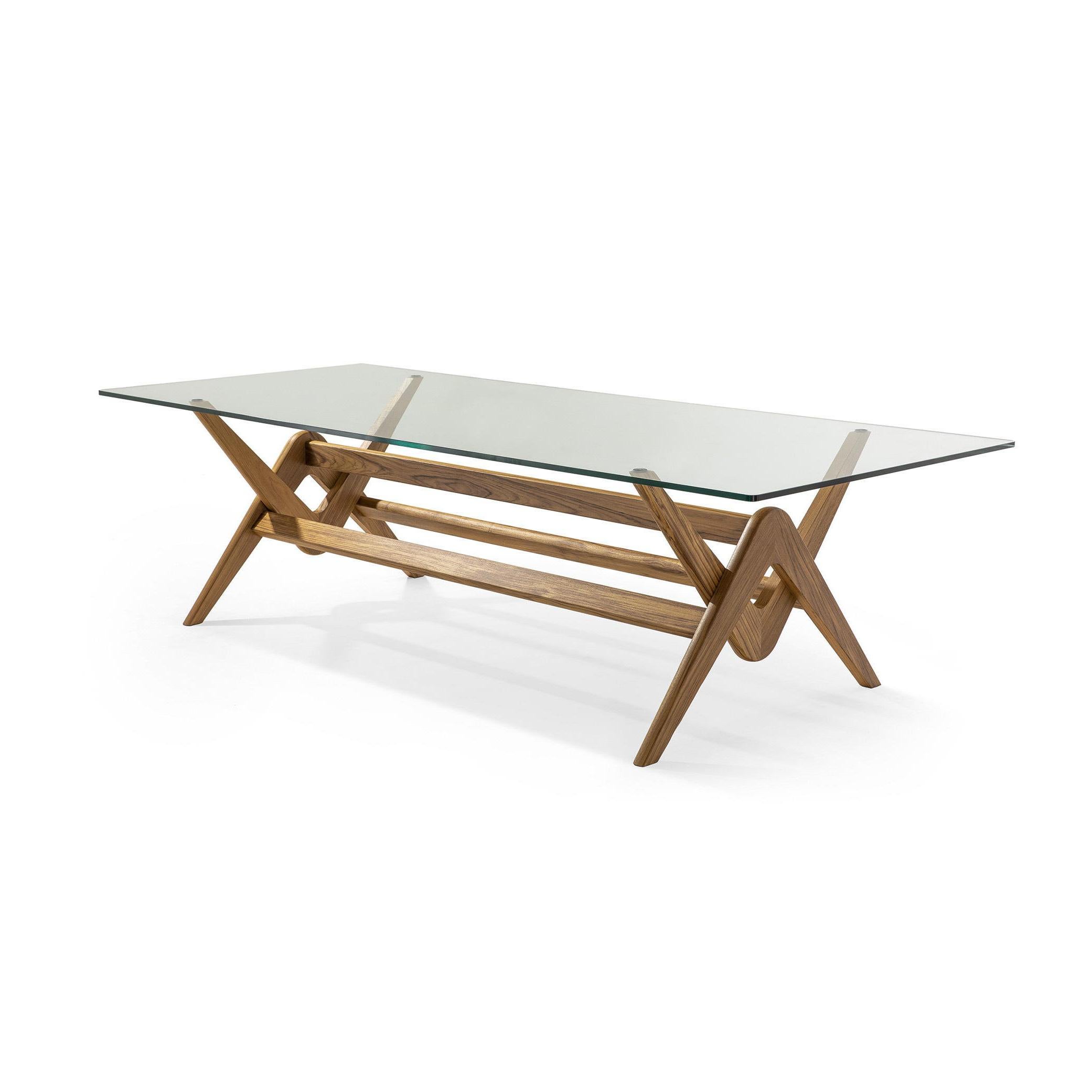 Tisch, entworfen von Pierre Jeanneret um 1950, neu aufgelegt 2019.
Hergestellt von Cassina in Italien.

Die Aufnahme in die UNESCO-Liste des Weltkulturerbes im Jahr 2016 hat großes Interesse an Le Corbusiers Capitol Complex geweckt, einem