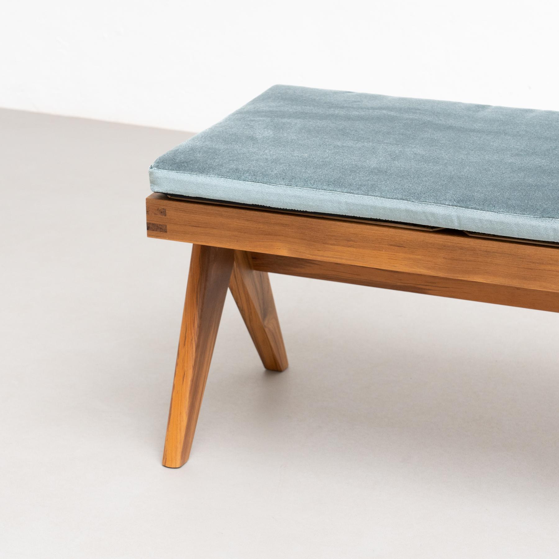 Panca civile Pierre Jeanneret 057 con cuscino di Cassina in vendita 2