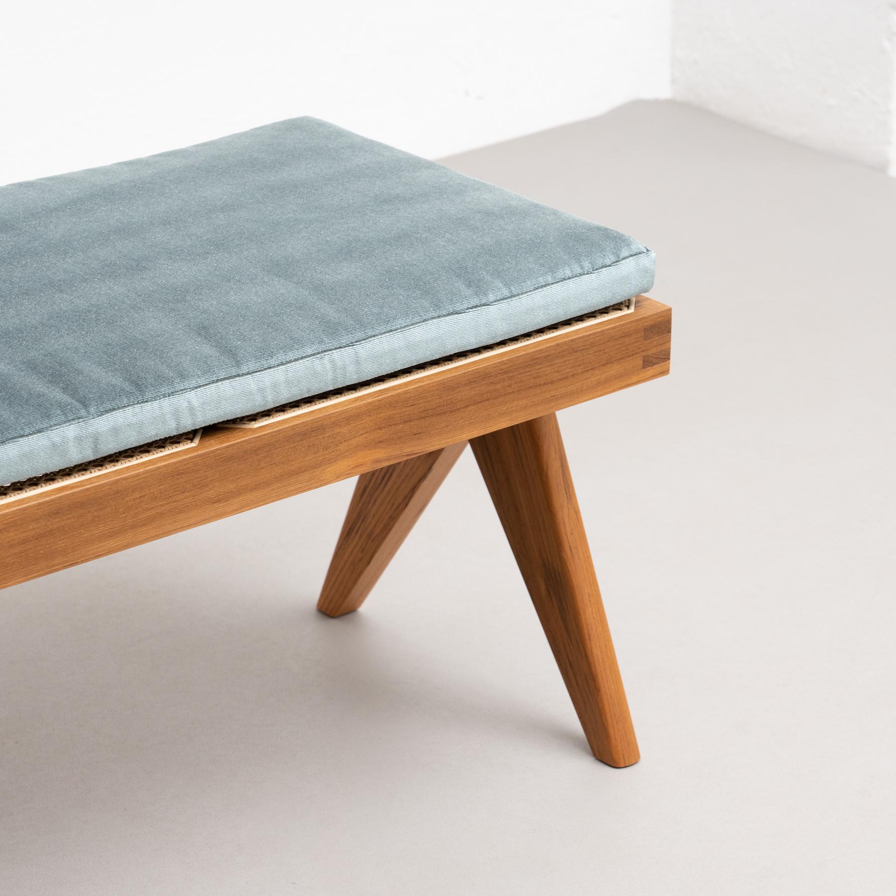 Panca civile Pierre Jeanneret 057 con cuscino di Cassina in vendita 5