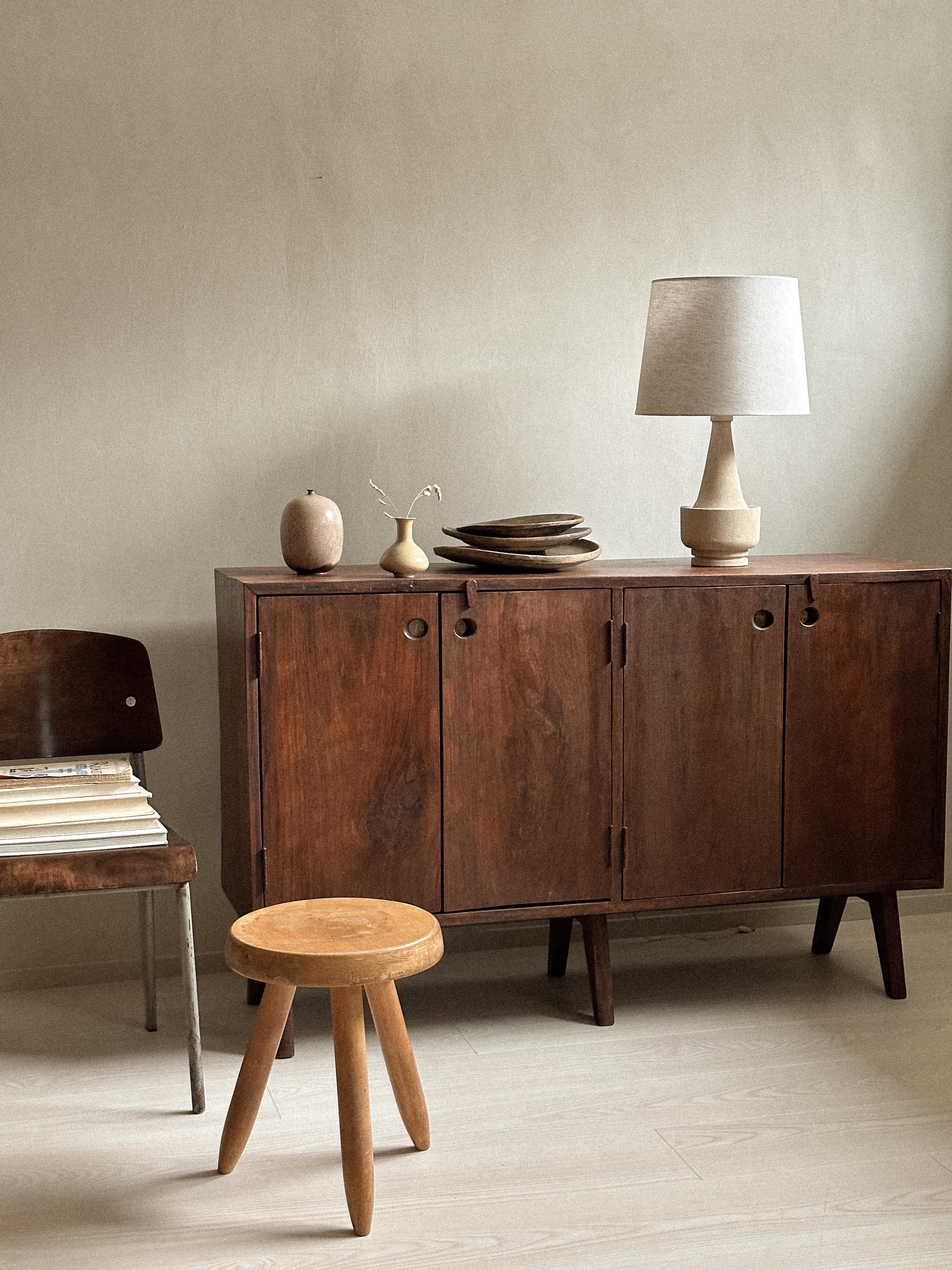 Pierre Jeanneret (1896-1967)
'PJ-R-14-A' storage unit
Painted mark 'MLA(H)PB/Block-D/75' 
Model created c. 1957
H 86 × L 137 × D 43 cm
Provenance: administrative buildings, Chandigarh, India
Bibliography: Le Corbusier, Pierre Jeanneret,