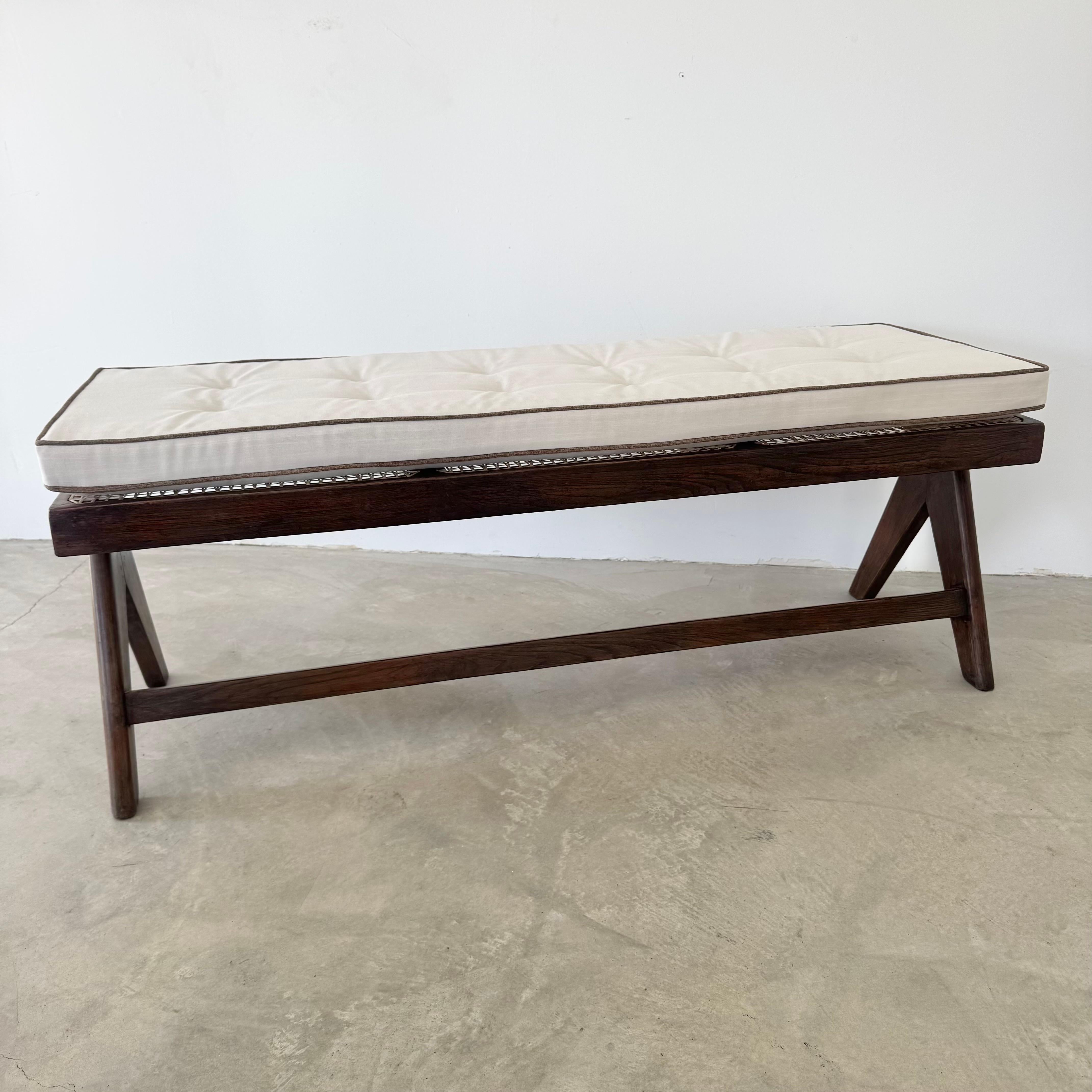 Pierre Jeanneret A Leg Bench, 1950s Chandigarh In Excellent Condition For Sale In Los Angeles, CA