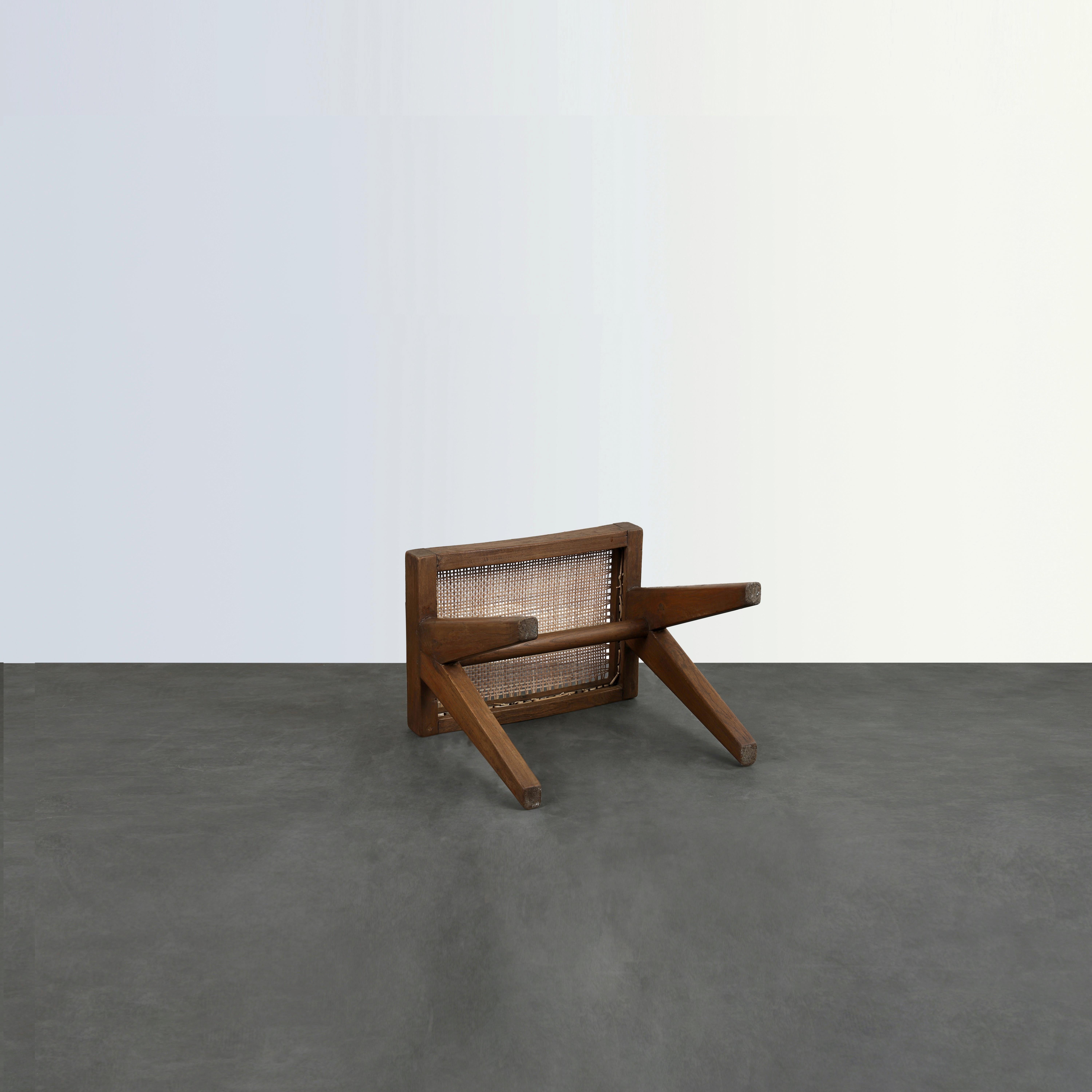 Pierre Jeanneret A-Legs Cane Stool Authentic Mid-Century Modern PJ-SI-34-A In Good Condition For Sale In Zürich, CH