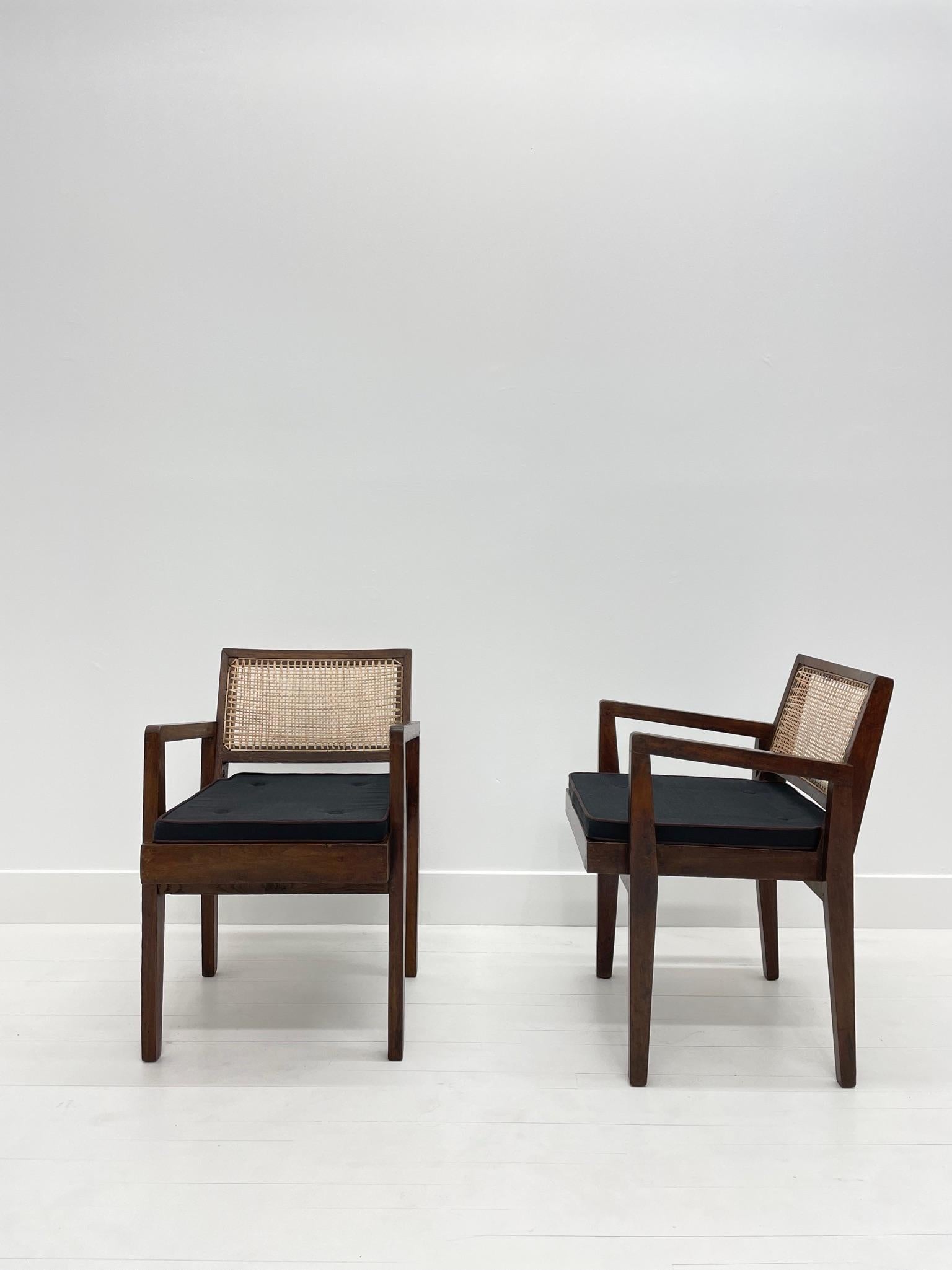 Pierre Jeanneret Sessel aus Chandigarh, Paar, um 1955 (Mitte des 20. Jahrhunderts) im Angebot