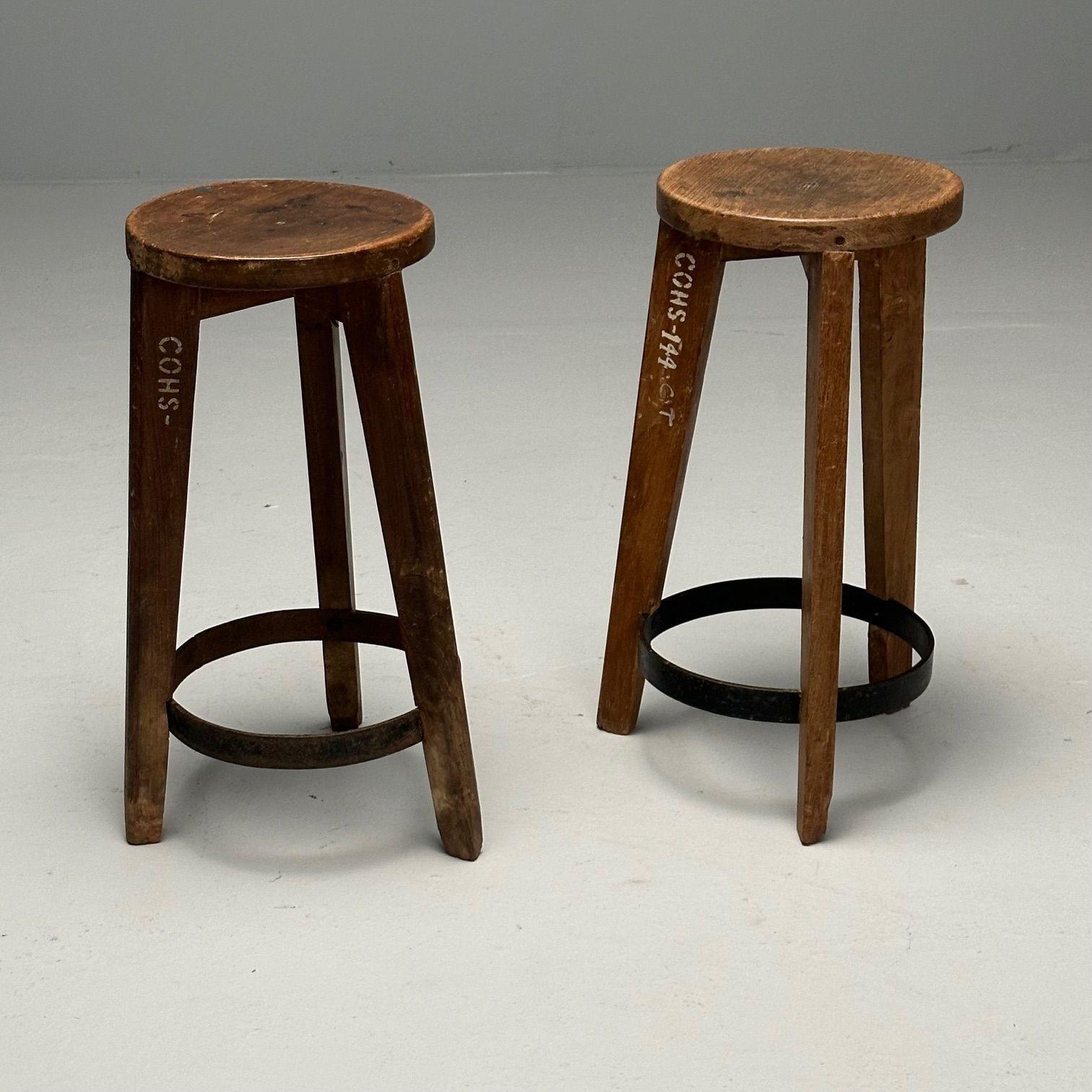 Pierre Jeanneret, French Mid-Century Modern, High Stools, Teak, Chandigarh In Good Condition For Sale In Stamford, CT