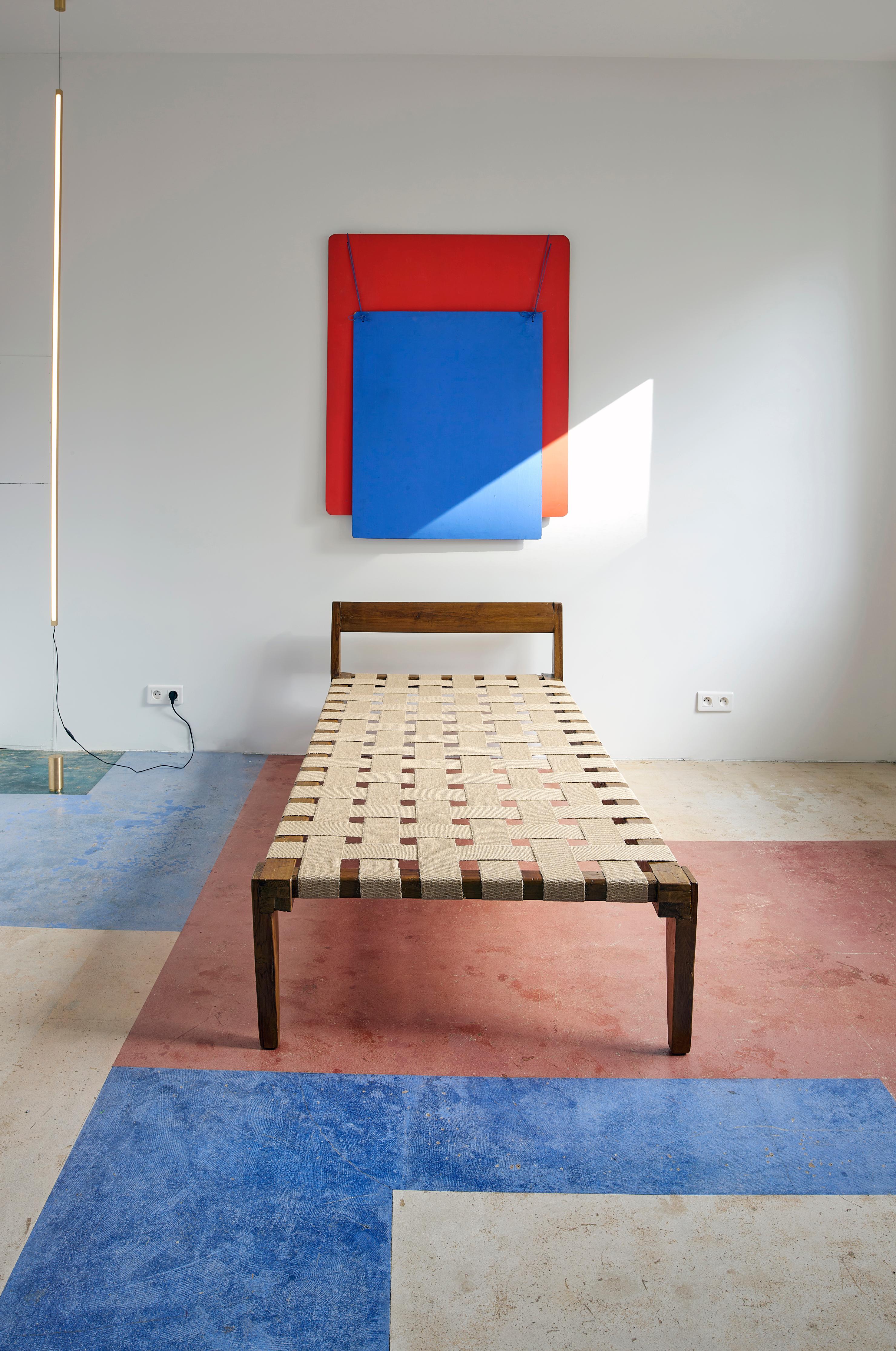Pierre Jeanneret, Bed PJ-L-03-A, circa 1957 In Good Condition For Sale In Paris, FR