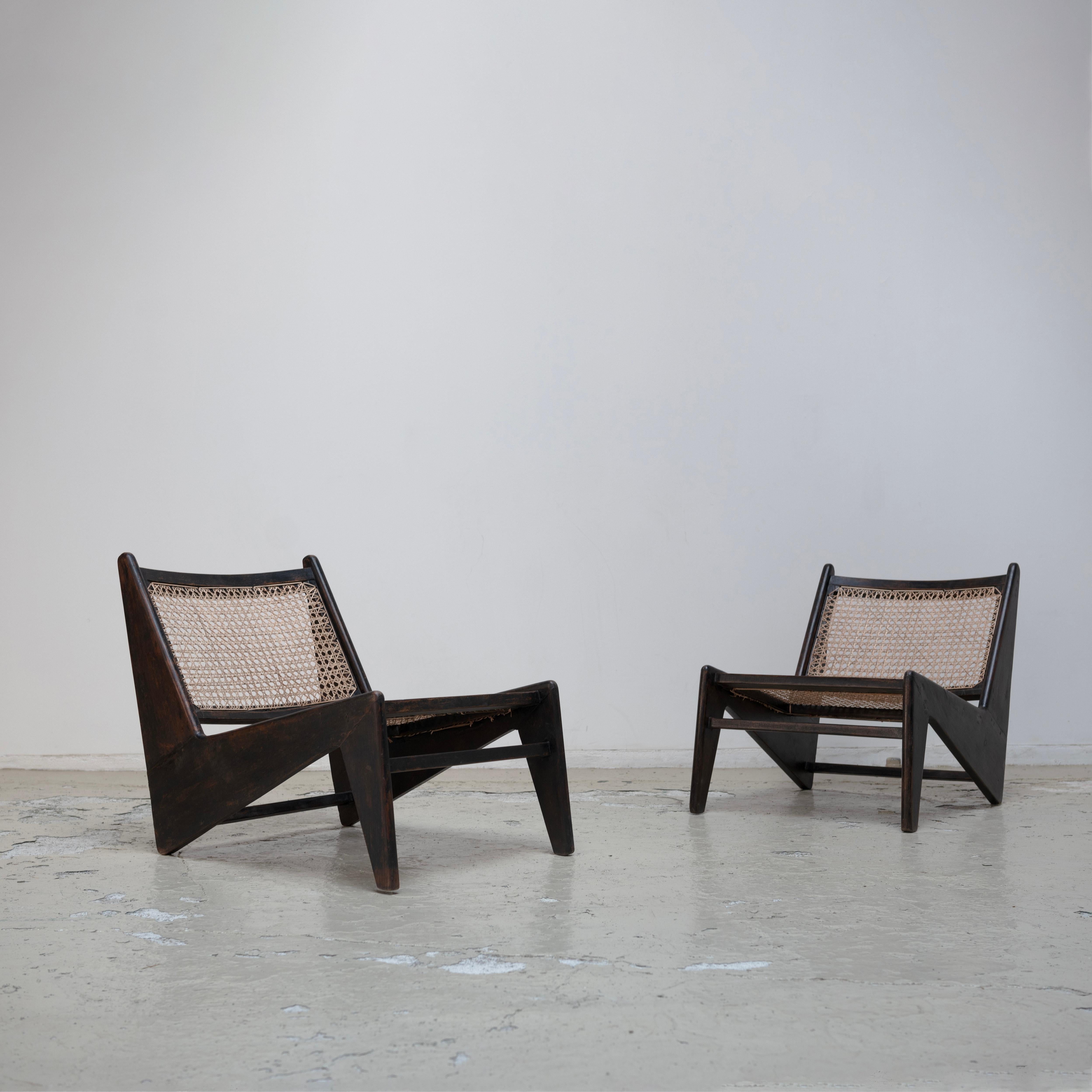 Pierre Jeanneret , Chaise Kangourou noire pour Chandigarh, Teck, années 1950
C'est très rare.
Le prix pour un ensemble de 2 chaises.