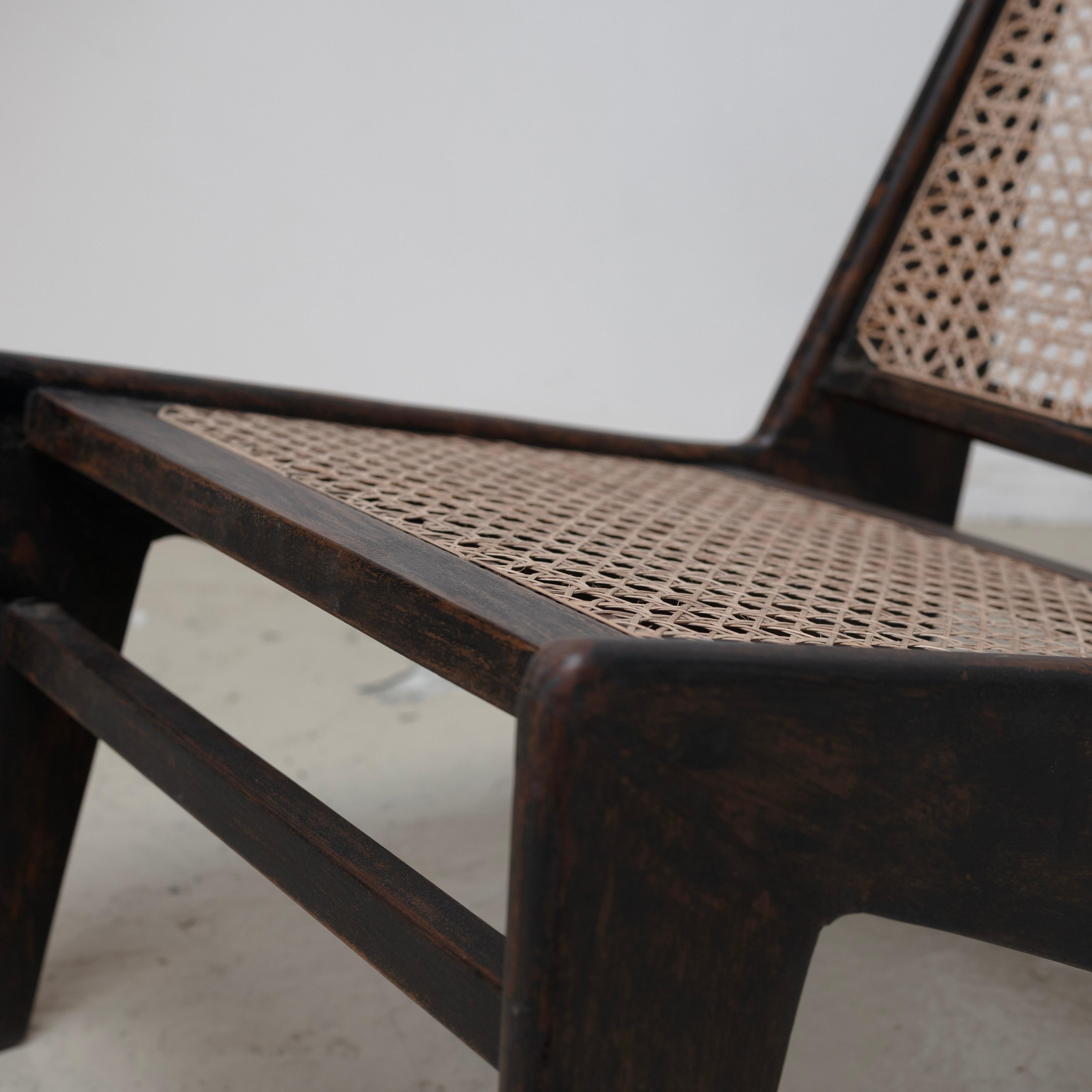 Pierre Jeanneret , Black Kangaroo Chair for Chandigarh, Teak , 1950s For Sale 1