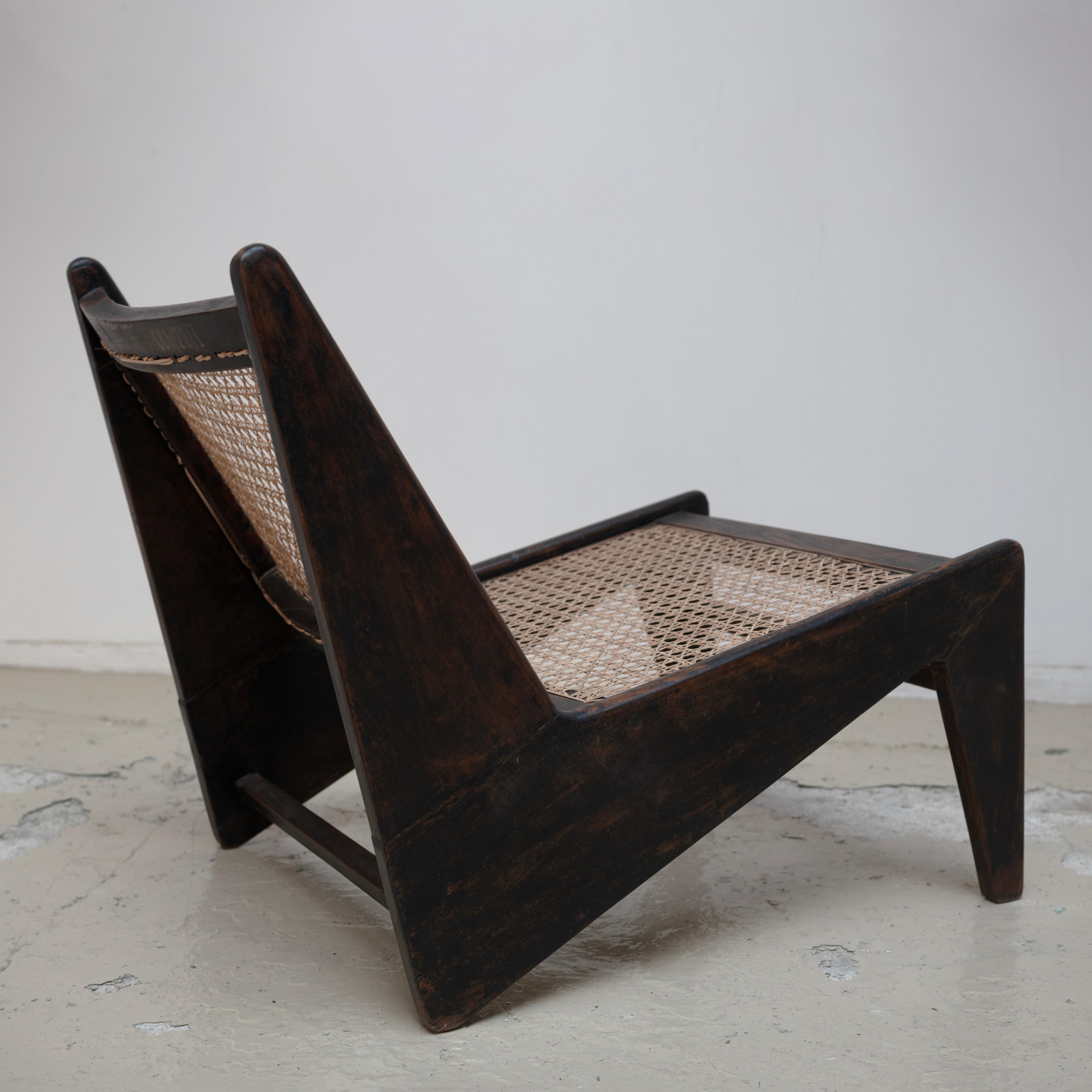 Pierre Jeanneret , Black Kangaroo Chair for Chandigarh, Teak , 1950s For Sale 3