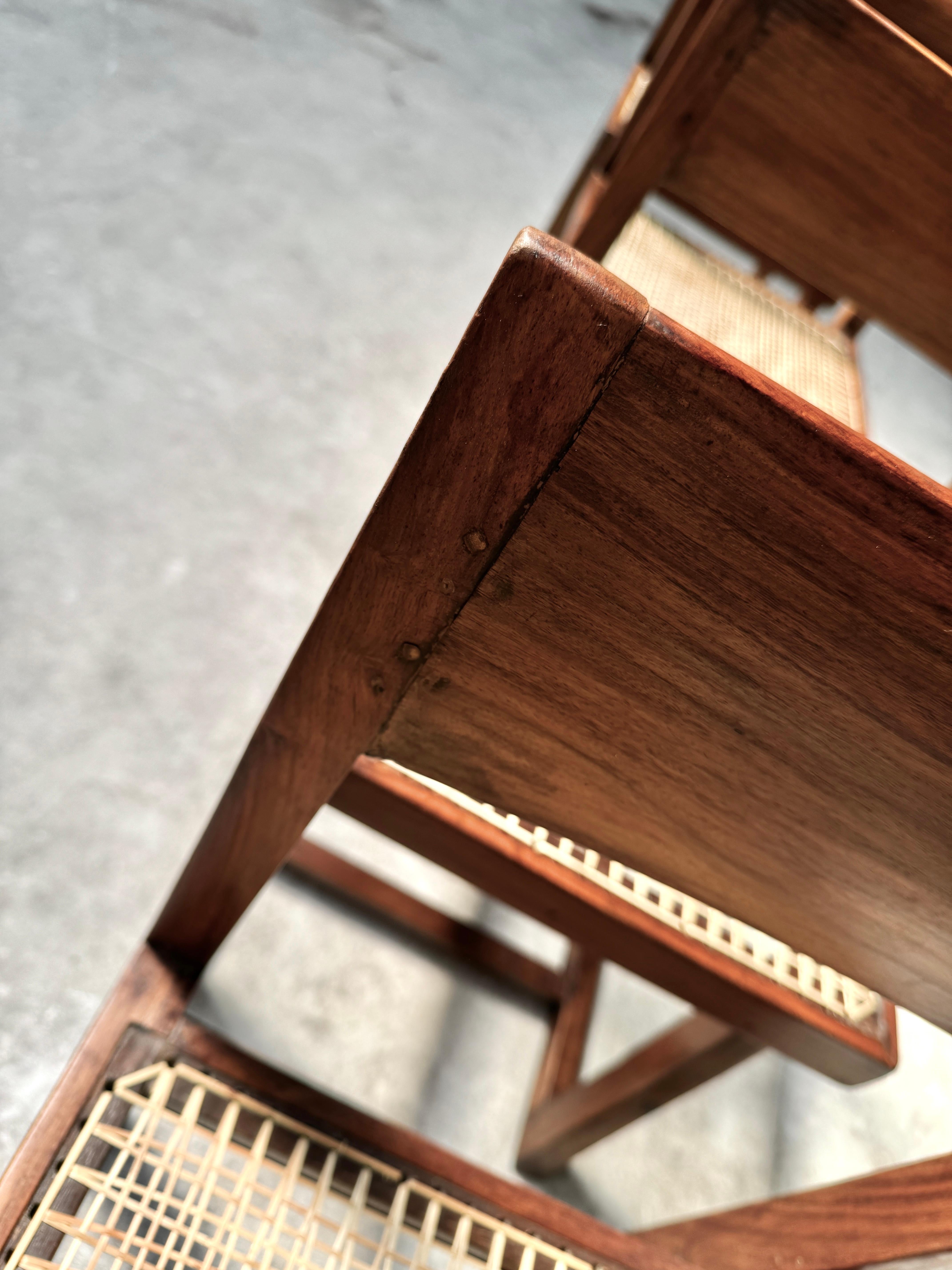 Fait main Pierre Jeanneret Box Chairs PJ-SI-54-A en vente