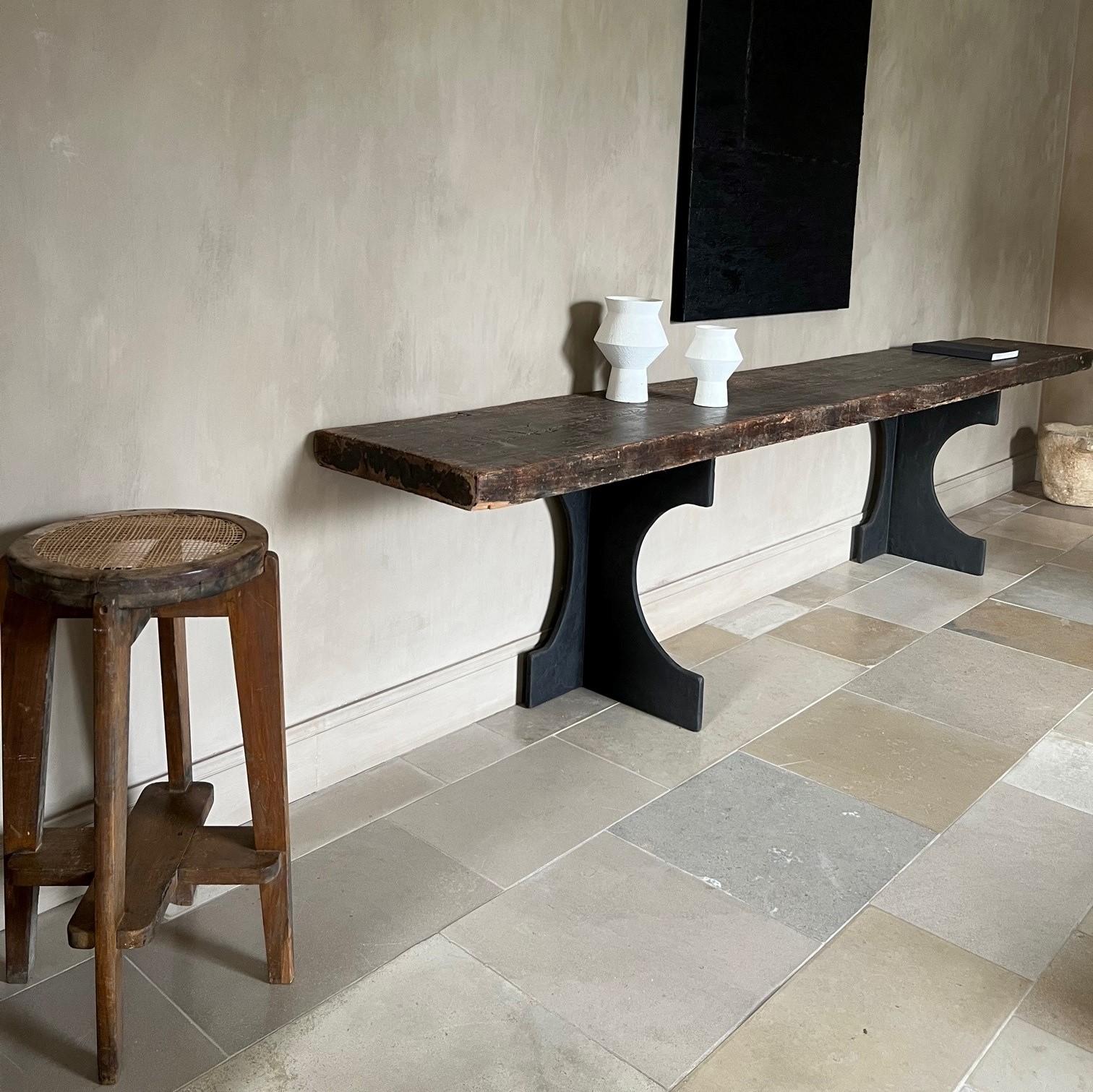 Pierre Jeanneret Chandigarh Taburete alto con canesú PJ-011001 Moderno de mediados de siglo en venta