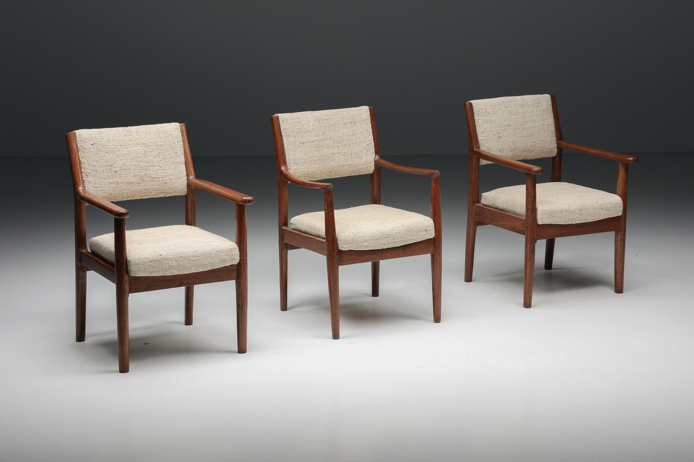 Pierre Jeanneret Chandigarh PSA-CC°315/166 Sessel, Chandigarh, Indien, 1952-1965

Diese Sessel von Pierre Jeanneret wurden für die Stadt Chandigarh in Indien entworfen, eine utopische Stadt, die von seinem Cousin Le Corbusier entworfen wurde.