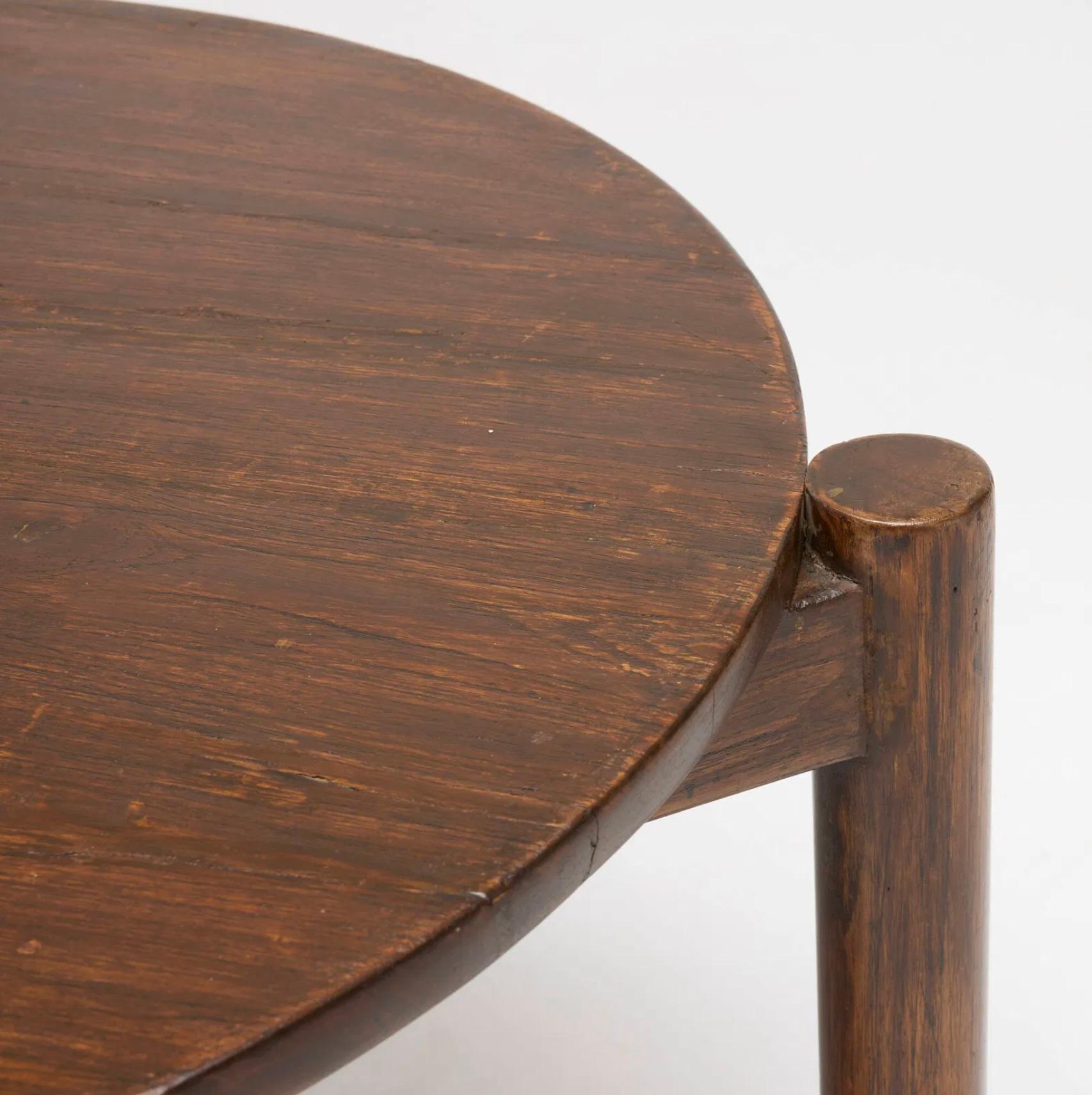 Couchtisch von Pierre Jeanneret, PGI Hopsital, Frankreich/India ca. 1965-66 (Moderne der Mitte des Jahrhunderts) im Angebot