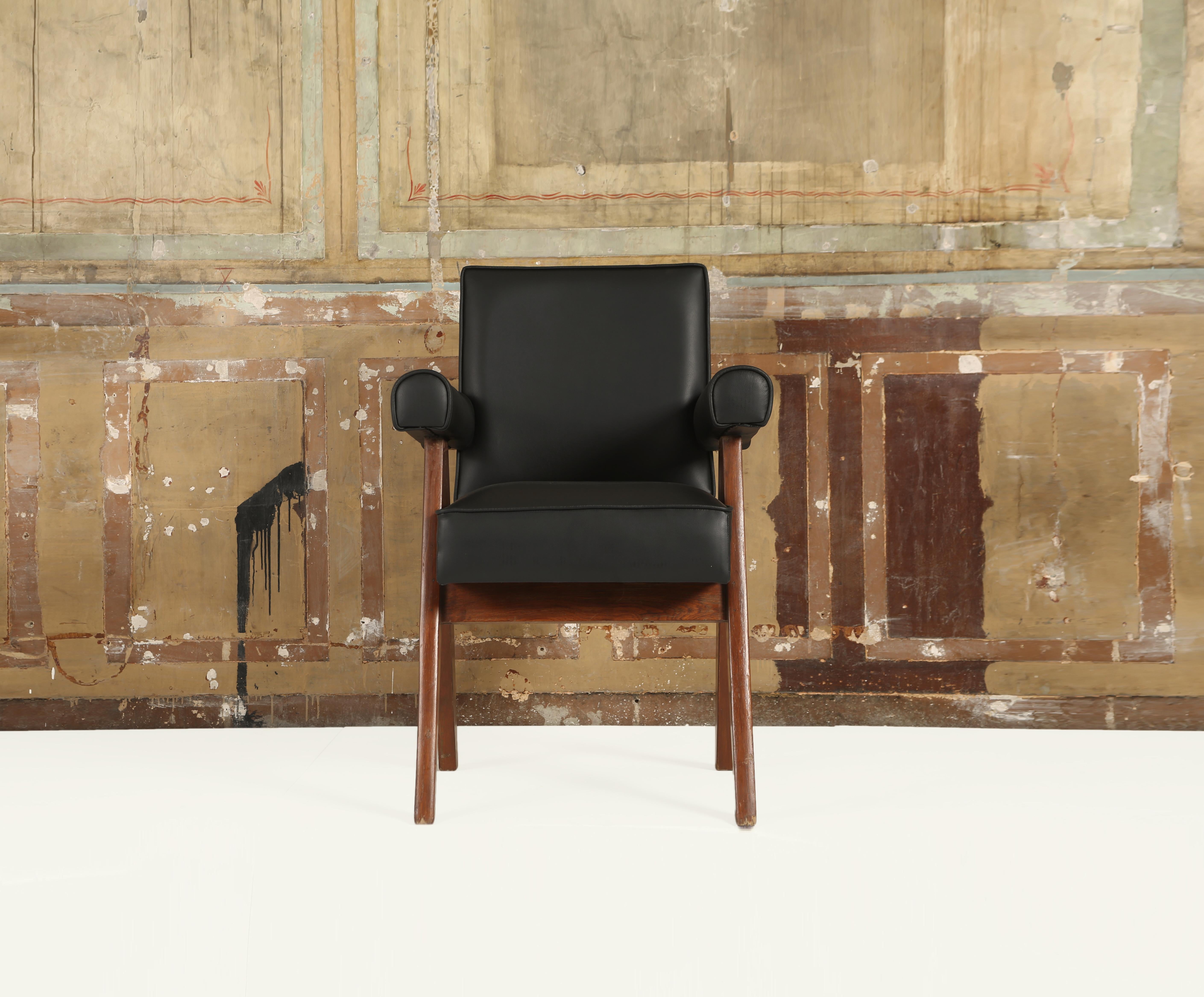 Pierre Jeanneret (1896–1967),

Pierre Jeanneret “Committee chair”, PJ-SI-30-C, circa 1953-1954

Chair structure with teak seat in leather.

Armchair “Committee chair” from High court, legislative assembly and various administrative buildings