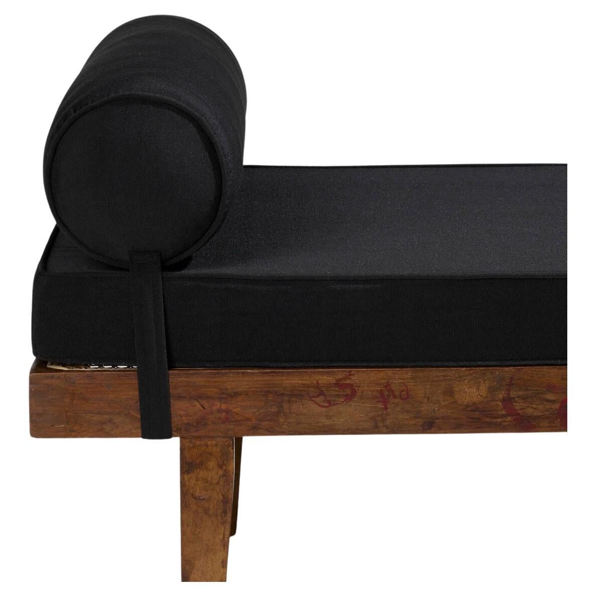 Mid-Century Modern Méridienne authentique mi-siècle moderne Pierre Jeanneret de Chandigarh en vente