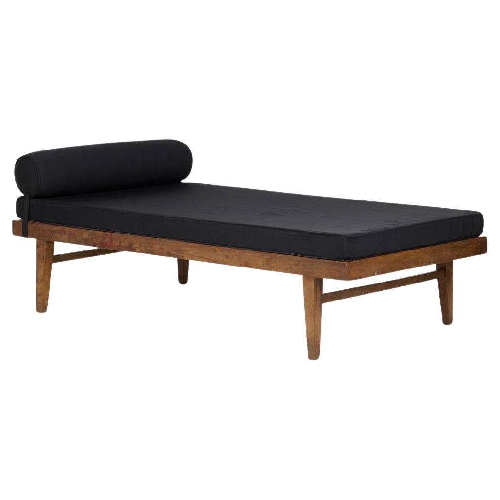 20ième siècle Méridienne authentique mi-siècle moderne Pierre Jeanneret de Chandigarh en vente