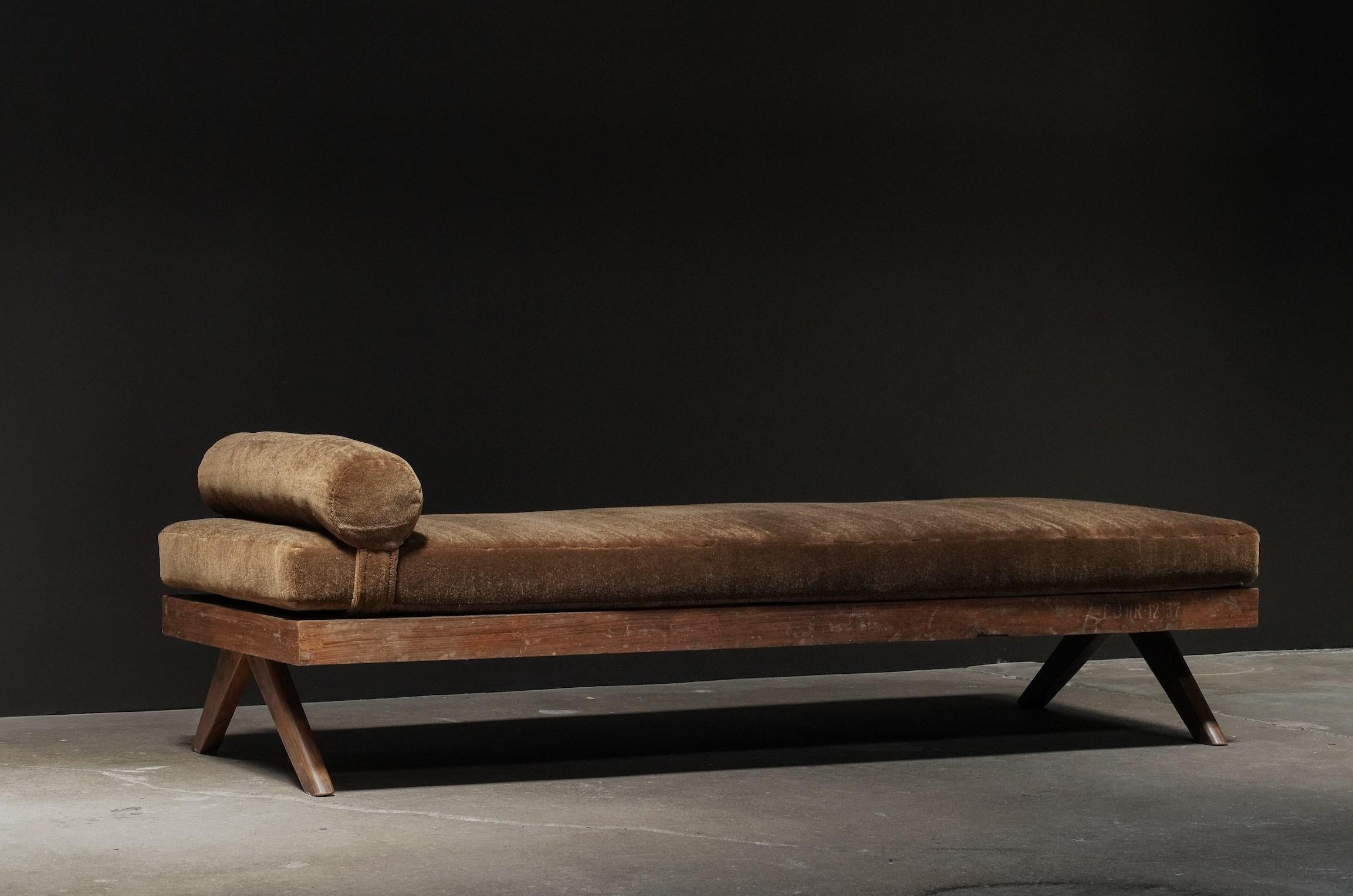 Mid-Century Modern Pierre Jeanneret Daybed with Bolster, in Mohair 