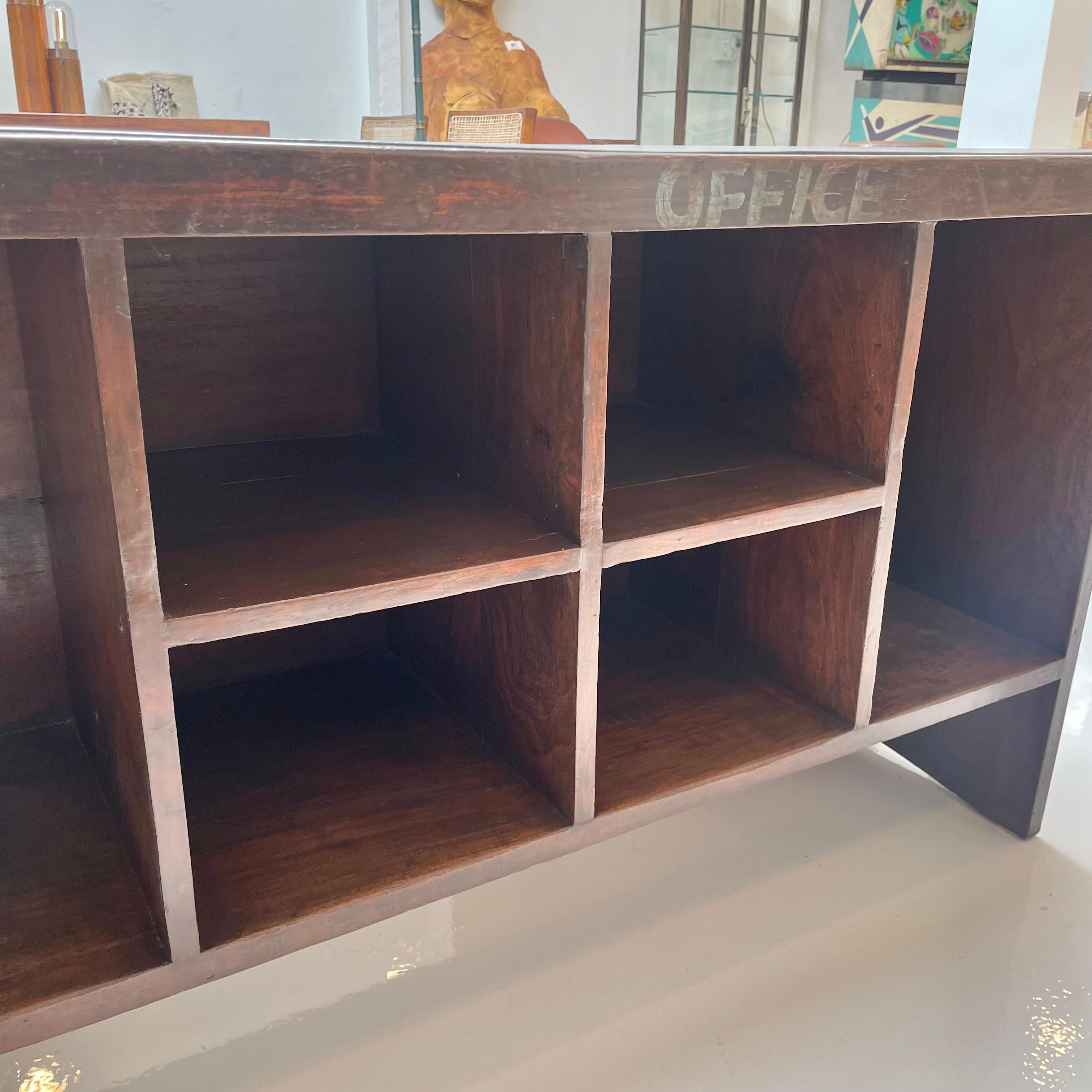 Bureau Pierre Jeanneret, années 1950 Chandigargh en vente 2