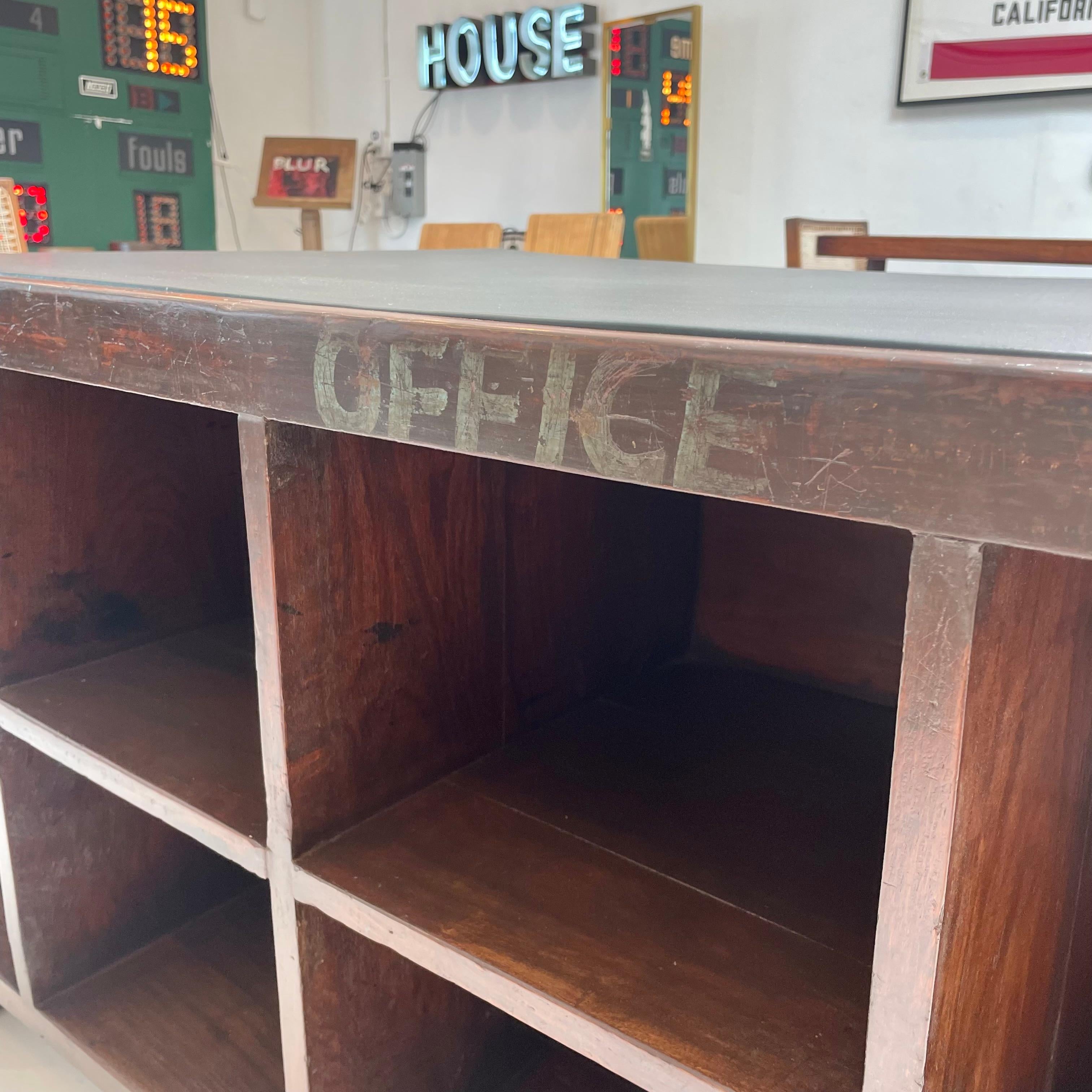 Bureau Pierre Jeanneret, années 1950 Chandigargh en vente 4