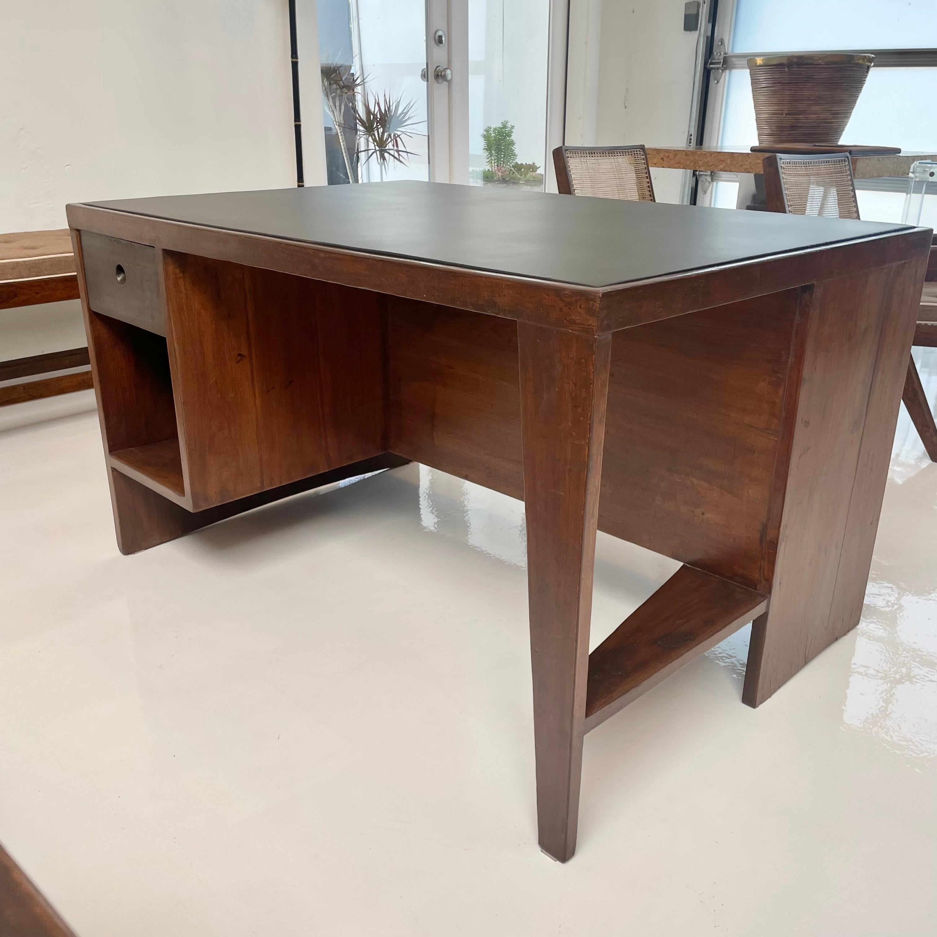 Schreibtisch von Pierre Jeanneret, Chandigargh, 1950er-Jahre im Angebot 3
