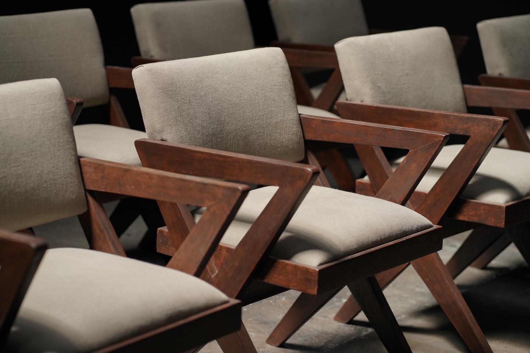 Pierre Jeanneret Esstischsessel (Indisch) im Angebot