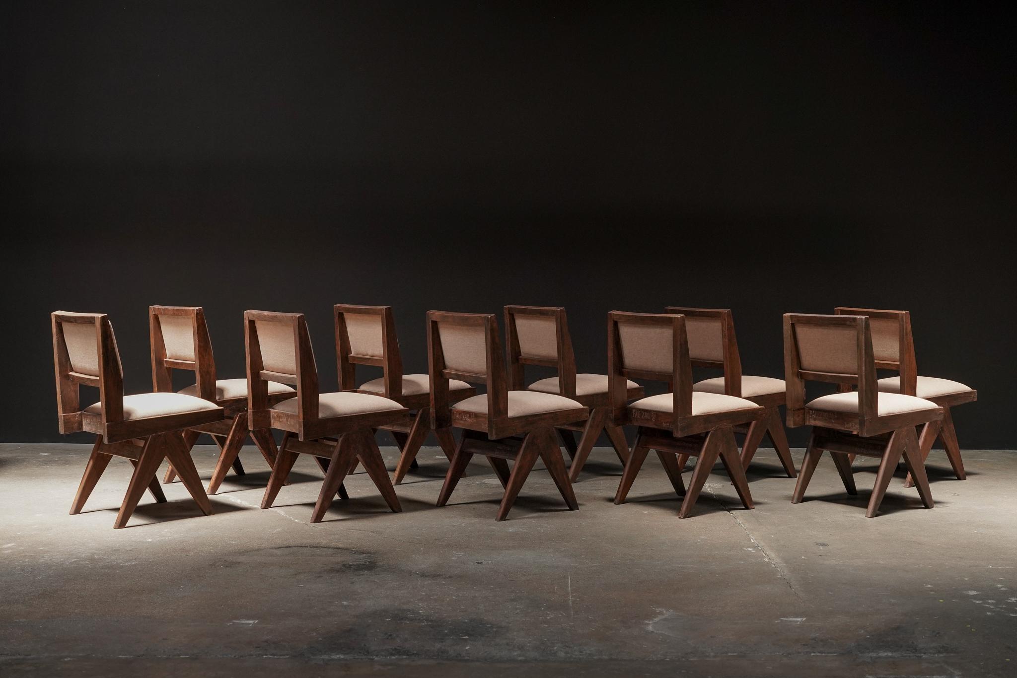 Sedia da pranzo Pierre Jeanneret In condizioni buone in vendita a Los Angeles, CA