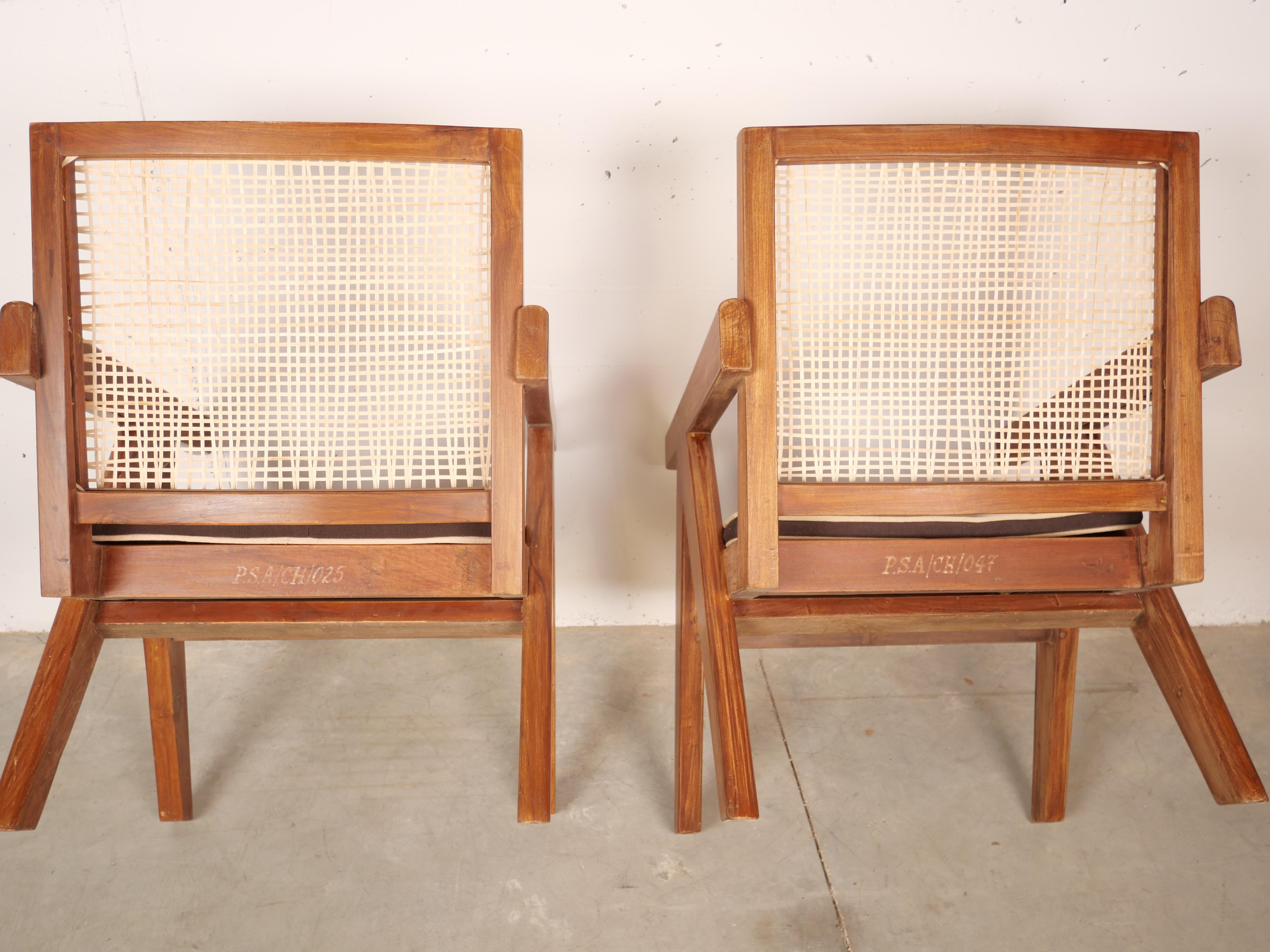 Pierre Jeanneret teak armchair:
PSA/CH/025 (Punjab Secretariat Administration Chair n° 025)
PSA/CH/047 (Punjab Secretariat Administration Chair n° 047)
Armchair known as « Cane and teak wood armchair » or 