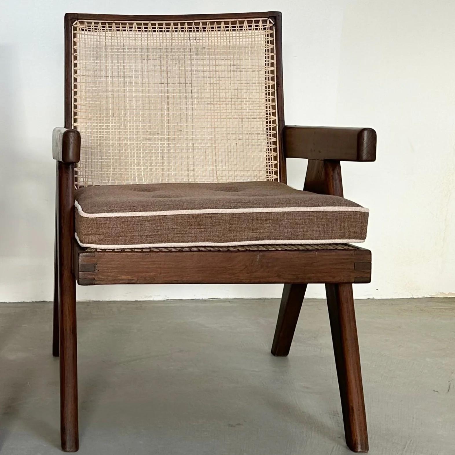 Metà XX secolo Sedia Pierre Jeanneret, 1950 Chandigarh in vendita