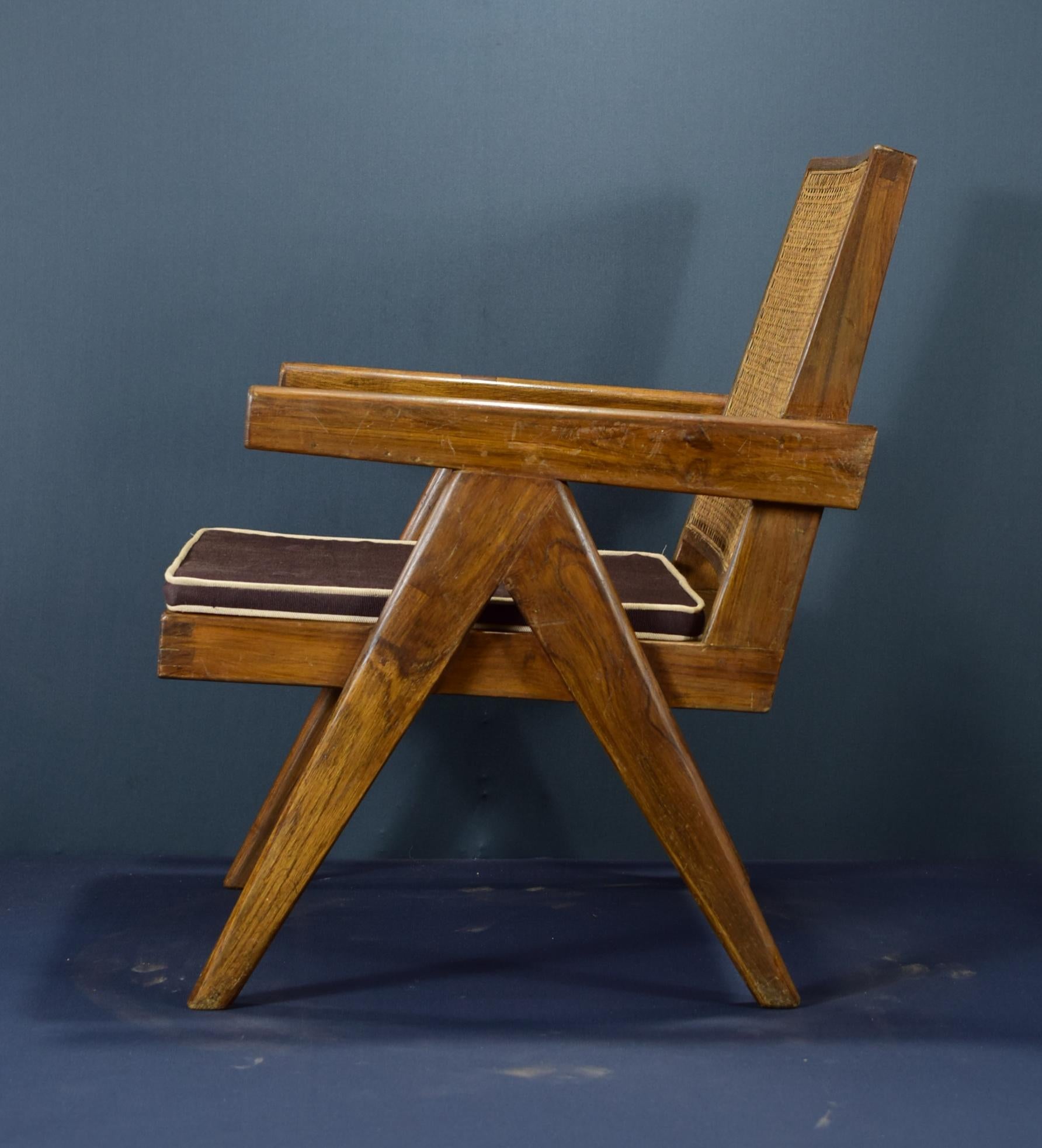 Sillón Pierre Jeanneret Auténtico Moderno de Mediados de Siglo PJ-SI-29-A Moderno de mediados de siglo en venta
