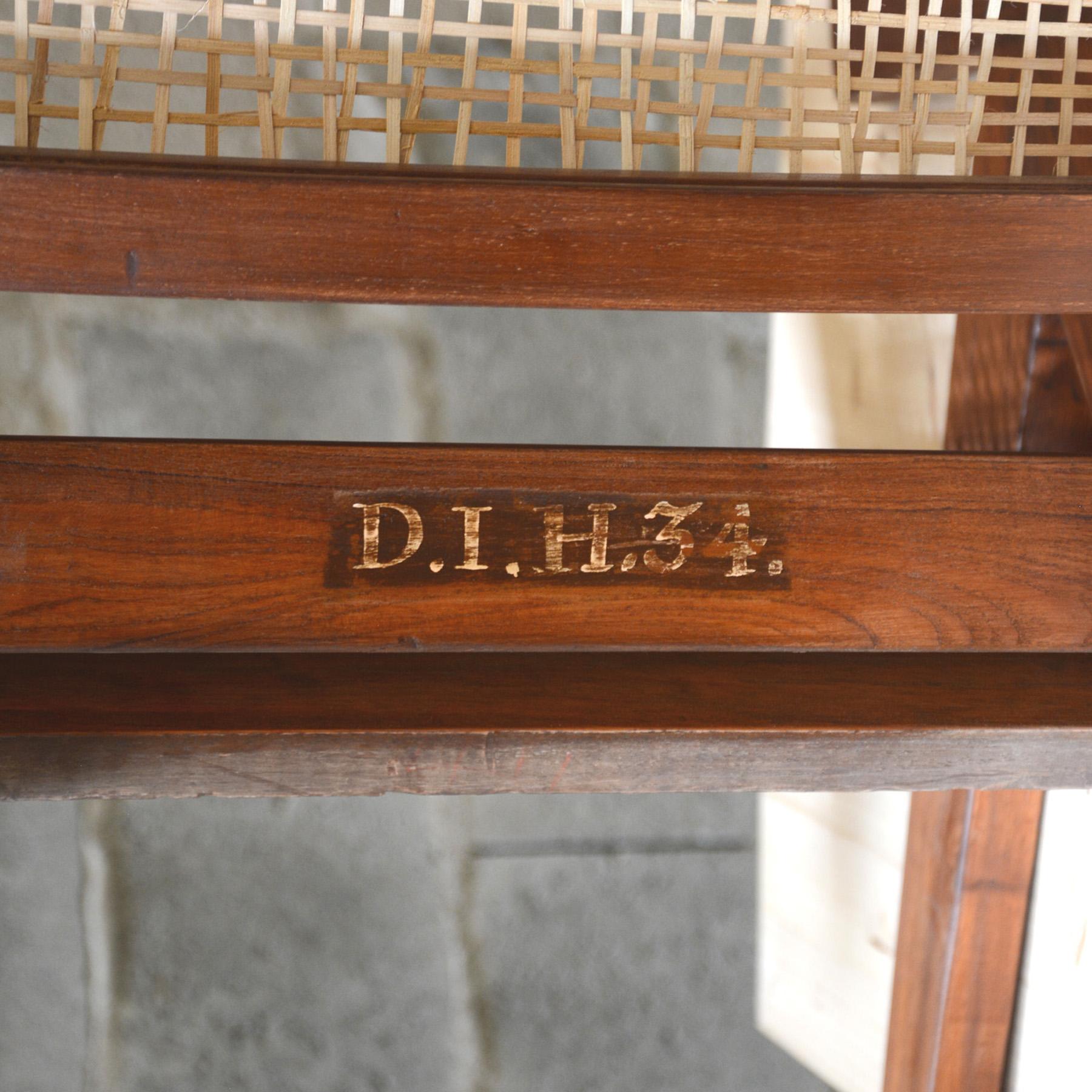Pierre Jeanneret, Exceptional Set of 4 'Easy Armchairs' with Original Lettering In Fair Condition For Sale In BREST, FR