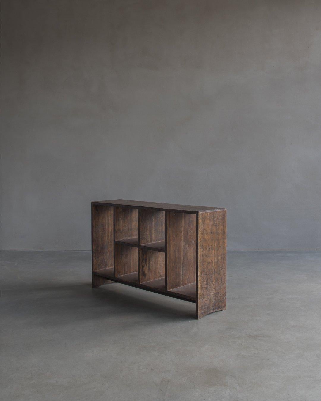 Authentic PJ-R-27-A by Pierre Jeanneret - This double-sided low cupboard, known as “6-hole rack” or 