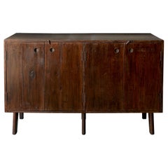 Armoire à quatre portes de Pierre Jeanneret, Université du Panjab, Chandigarh, vers 1960