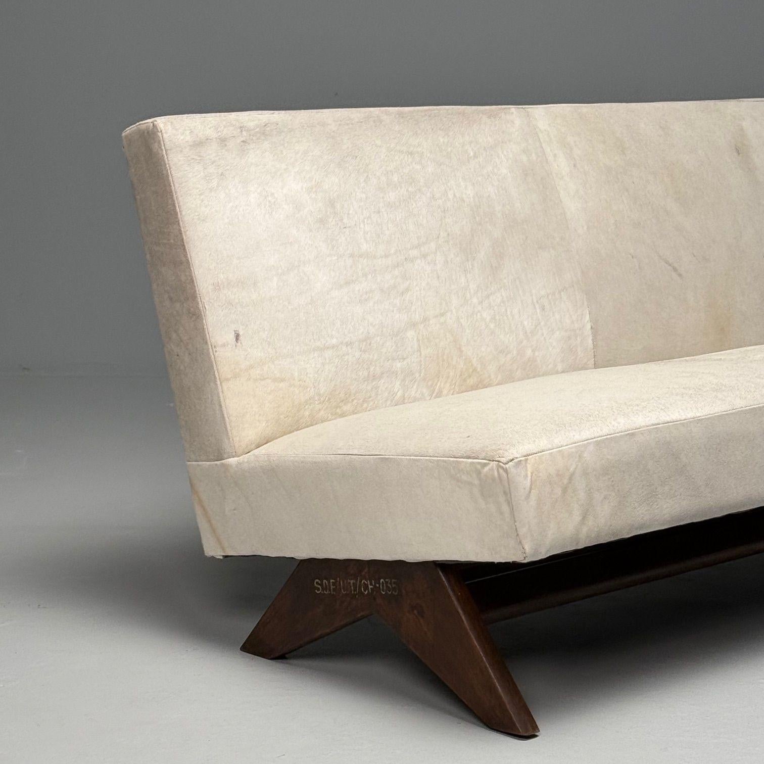 Pierre Jeanneret, Französisches Mid-Century-Modern-Kamin-Sofa, Teakholz, Weißes Rindsleder im Angebot 3