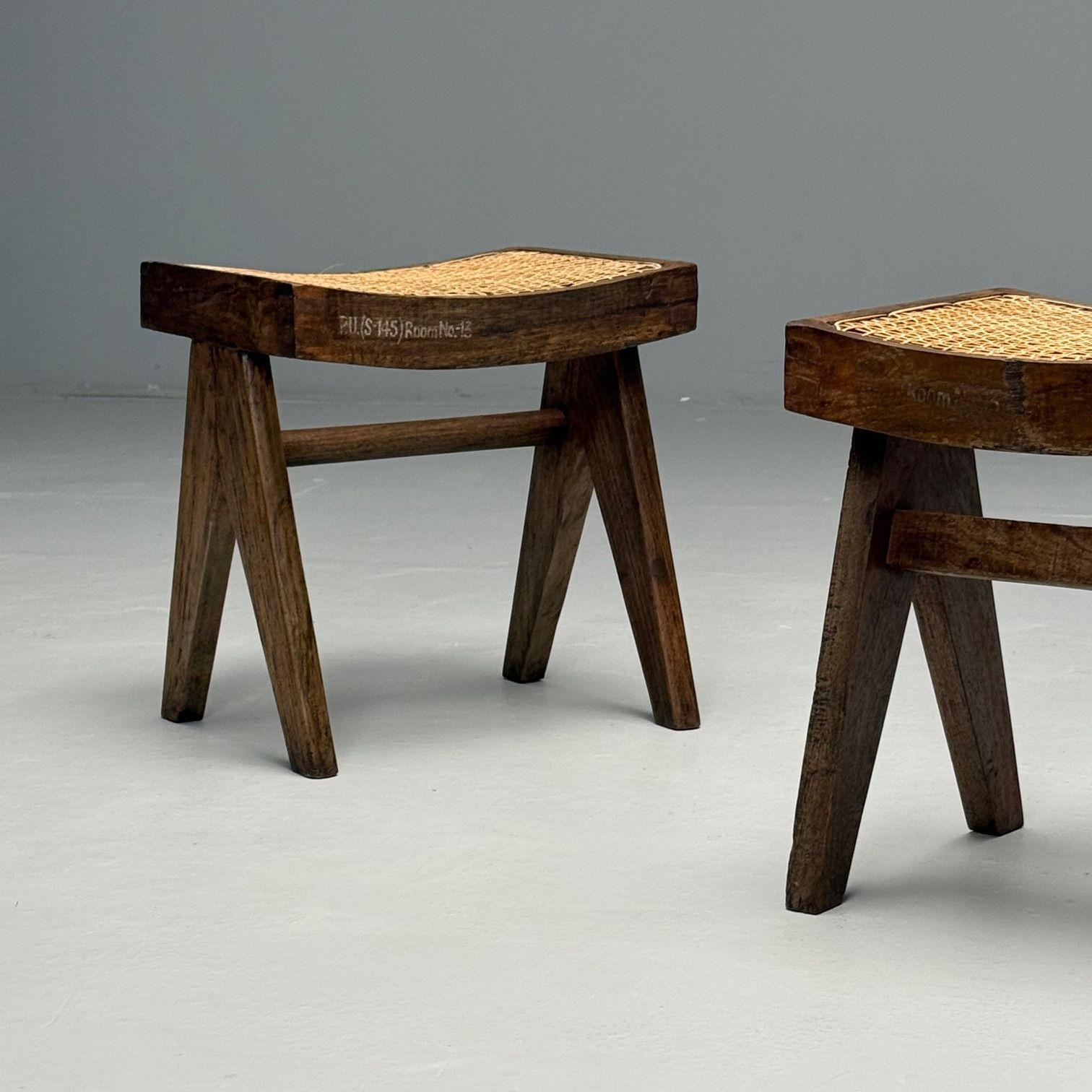 Pierre Jeanneret, moderne du milieu du siècle dernier, poufs, teck, canne, Chandigarh en vente 2