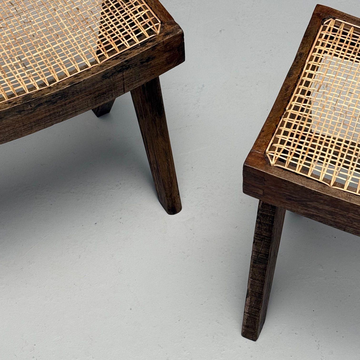 Pierre Jeanneret, moderne du milieu du siècle dernier, poufs, teck, canne, Chandigarh en vente 3