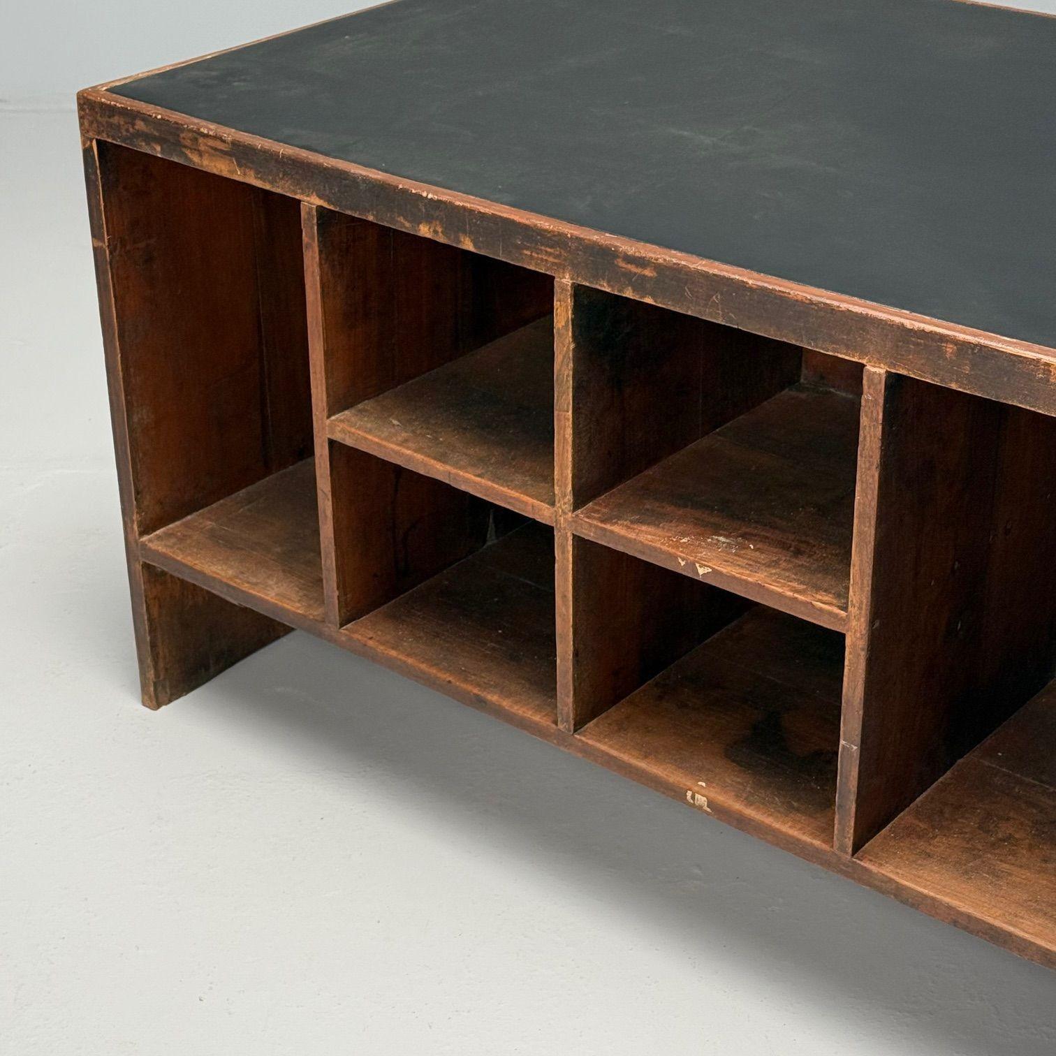 Pierre Jeanneret, Scrivania francese di metà secolo, Teak, Chandigarh in vendita 4