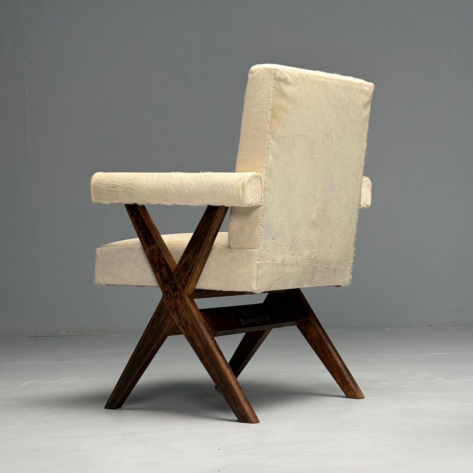 Pierre Jeanneret, moderne du milieu du siècle dernier, fauteuils rembourrés en cuir de vache en vente 3