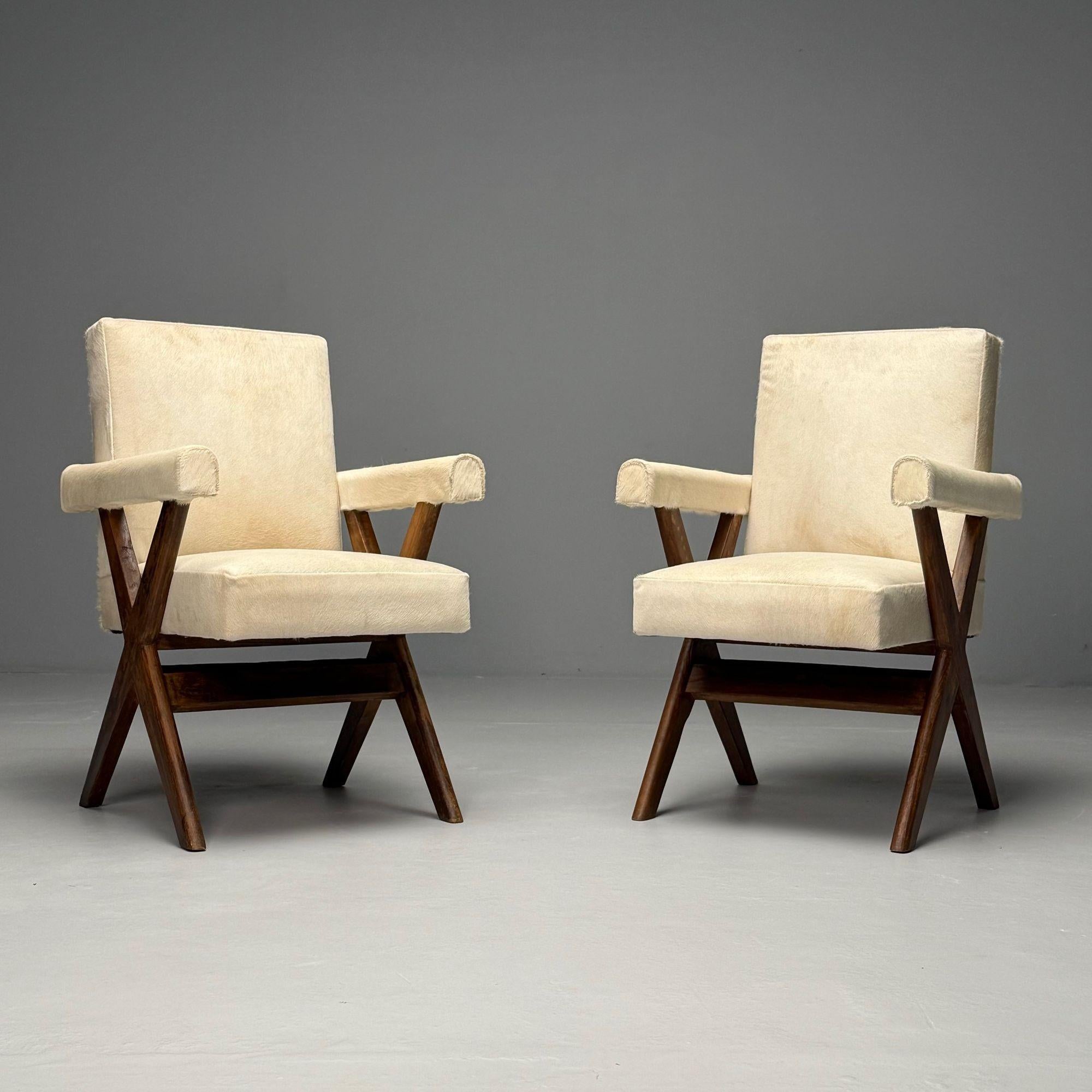 Mid-Century Modern Pierre Jeanneret, moderne du milieu du siècle dernier, fauteuils rembourrés en cuir de vache en vente
