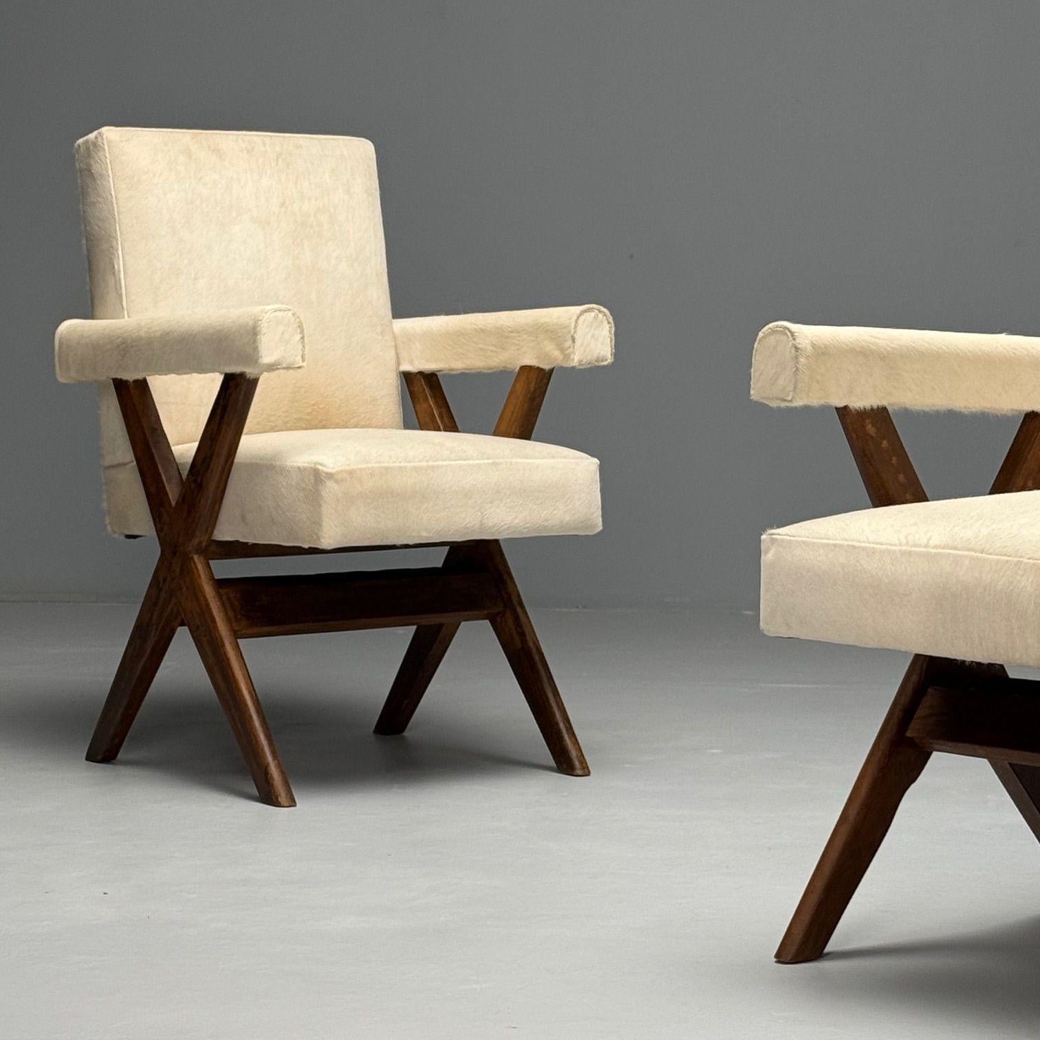 Indien Pierre Jeanneret, moderne du milieu du siècle dernier, fauteuils rembourrés en cuir de vache en vente