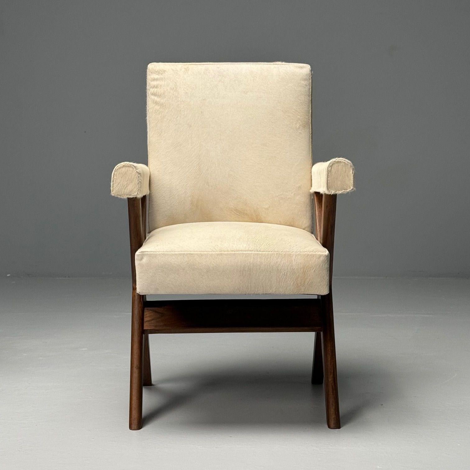 Cuir de vache Pierre Jeanneret, moderne du milieu du siècle dernier, fauteuils rembourrés en cuir de vache en vente