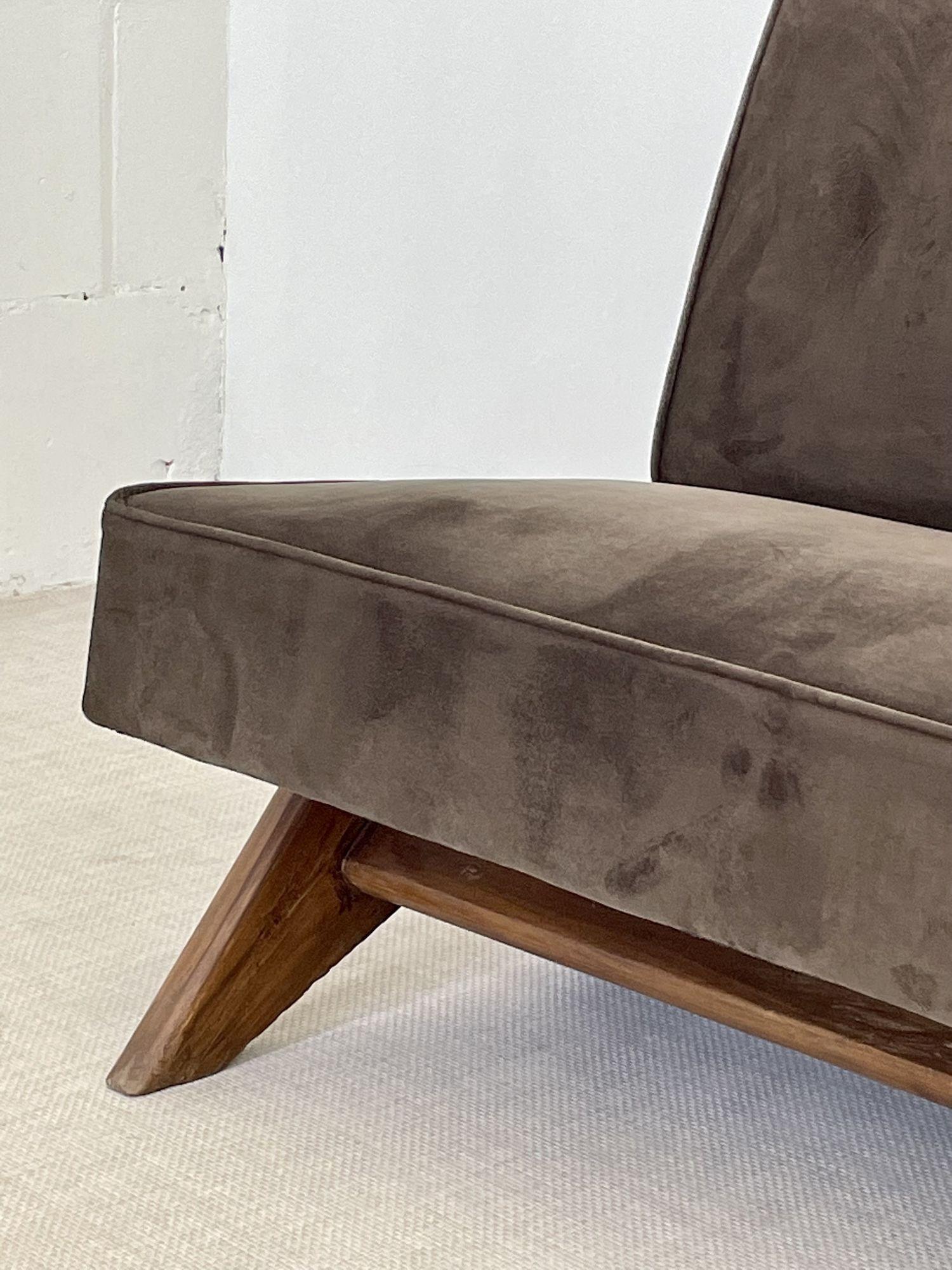P. Jeanneret Attributed Mid-Century Upholstered Sofa, Brown Velvet, India, 1960s 1