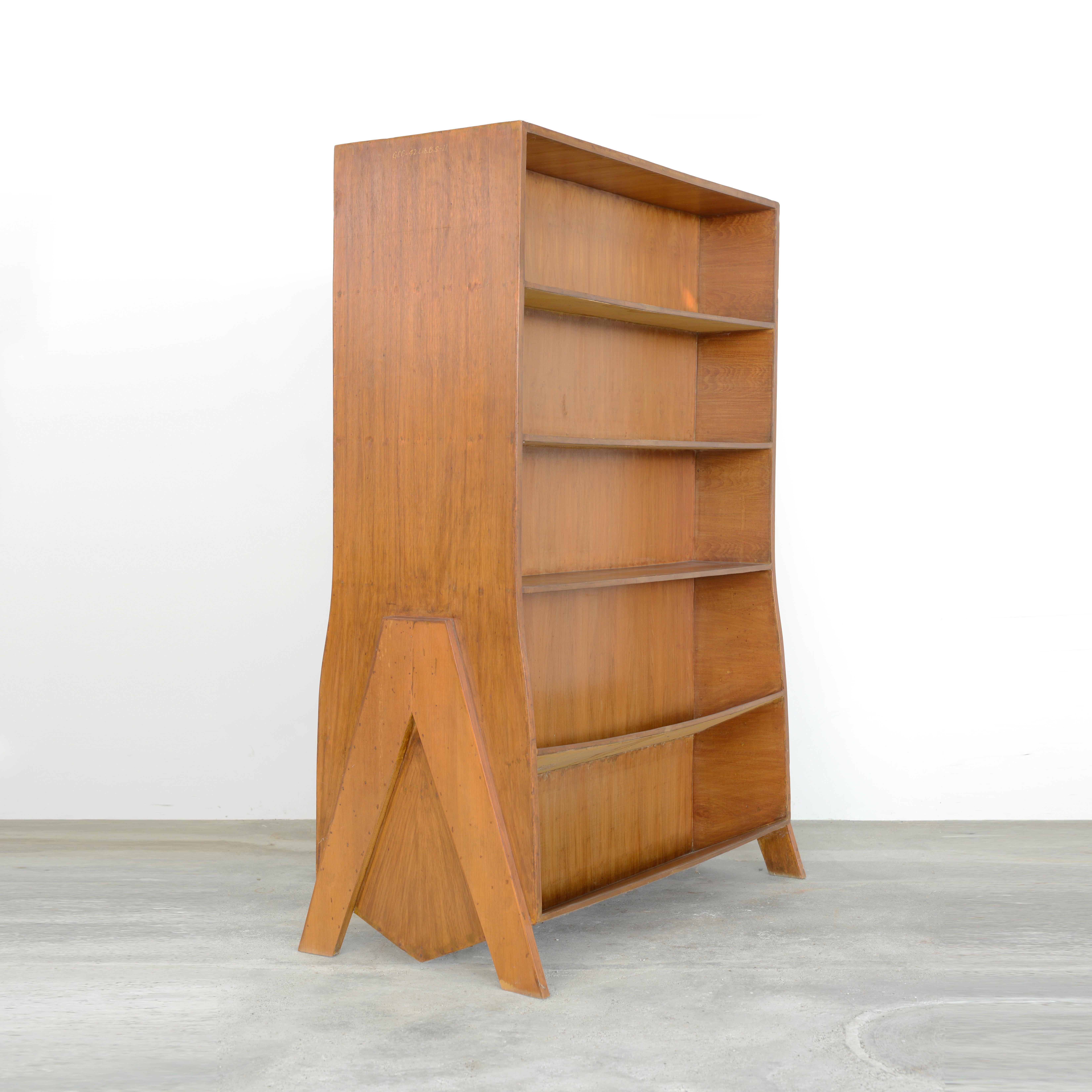 Indiano Scaffale alto Pierre Jeanneret PJ-R-04-A / Autentico Mid-Century Modern in vendita