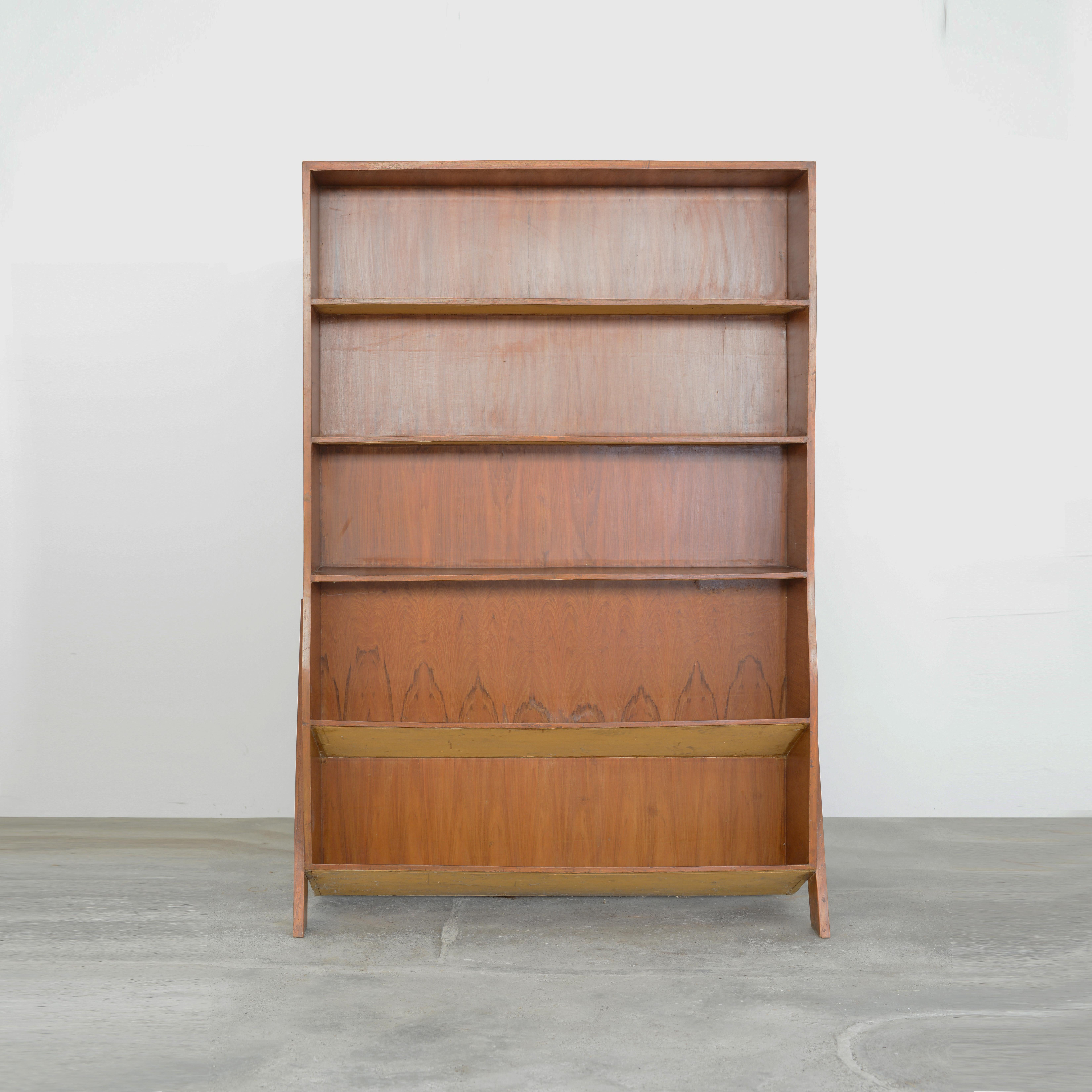 Teak Scaffale alto Pierre Jeanneret PJ-R-04-A / Autentico Mid-Century Modern in vendita
