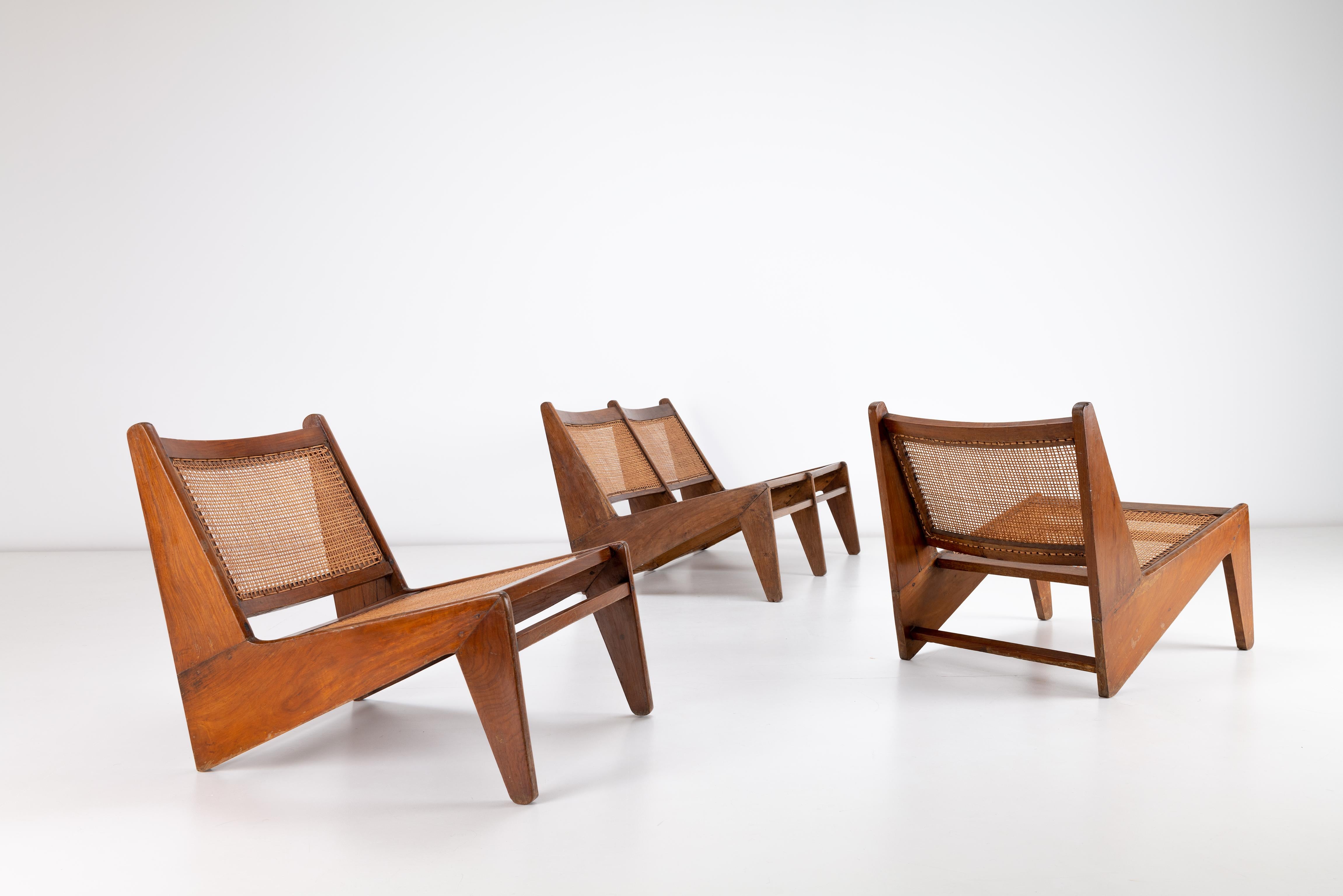 Indien Pierre Jeanneret, chaises Kangourouo et canapé à deux places de Chandigarh, Inde en vente